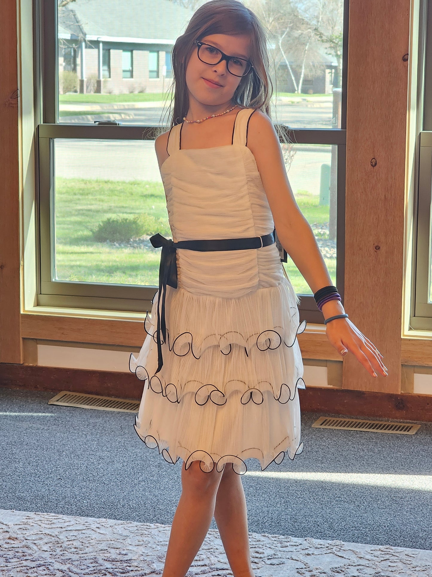 White/Black Curly Flounce Dress