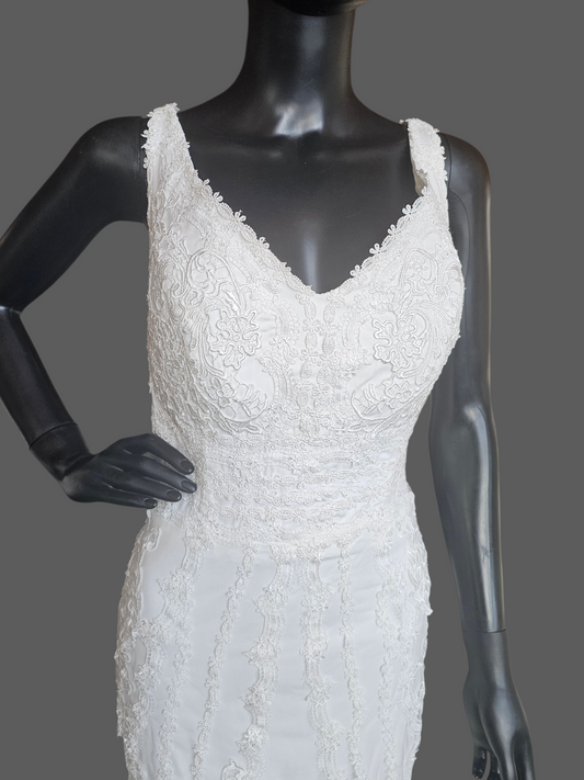 Ivory Bohemian Lace Spaghetti Strap Wedding Gown