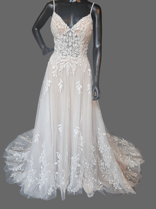 3D Floral Ivory/Champagne A-Line (NEW Without Tags) Wedding Gown - Maggie Sottero