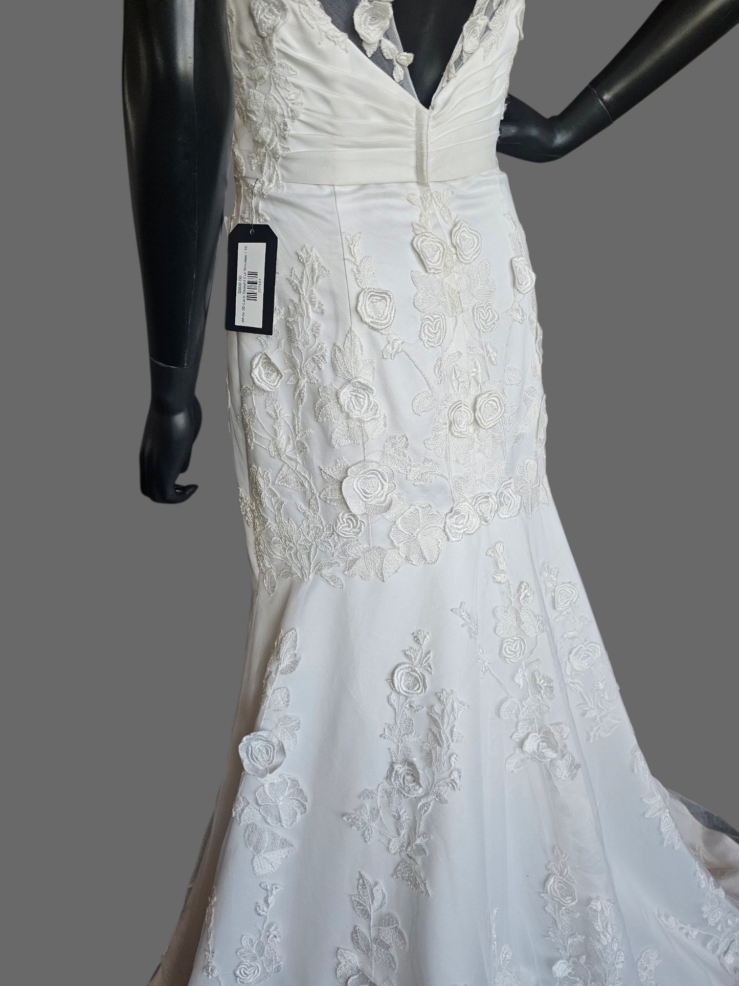 White 3D Floral Lace Straight Cut / Flared V-Neck Wedding Gown - MTA Solano