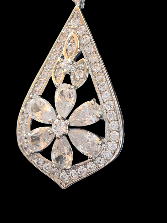 Small Floral Filigree Teardrop Earring