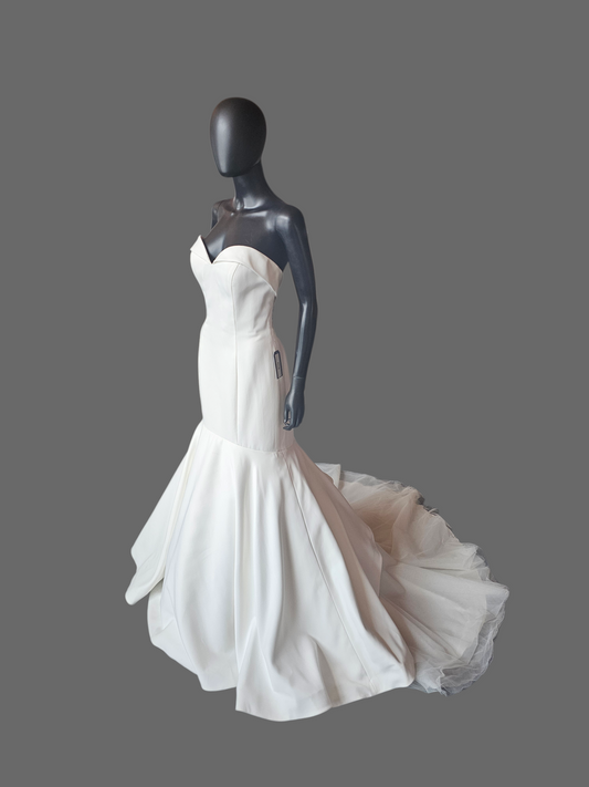 Ivory Soft Satin Sweetheart Fitted Wedding Gown - Justin Alexander NWT