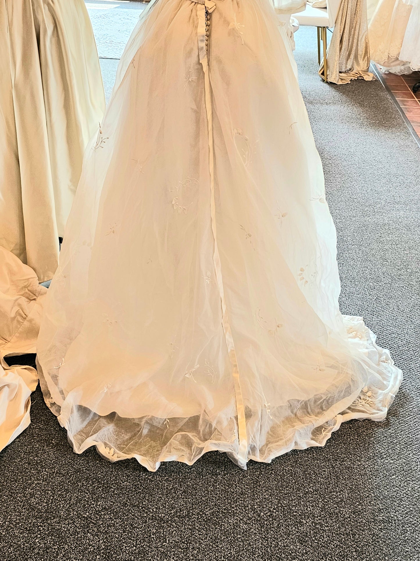 Vintage 50s Organza Illusion Full Skirt/Cupcake Wedding Gown