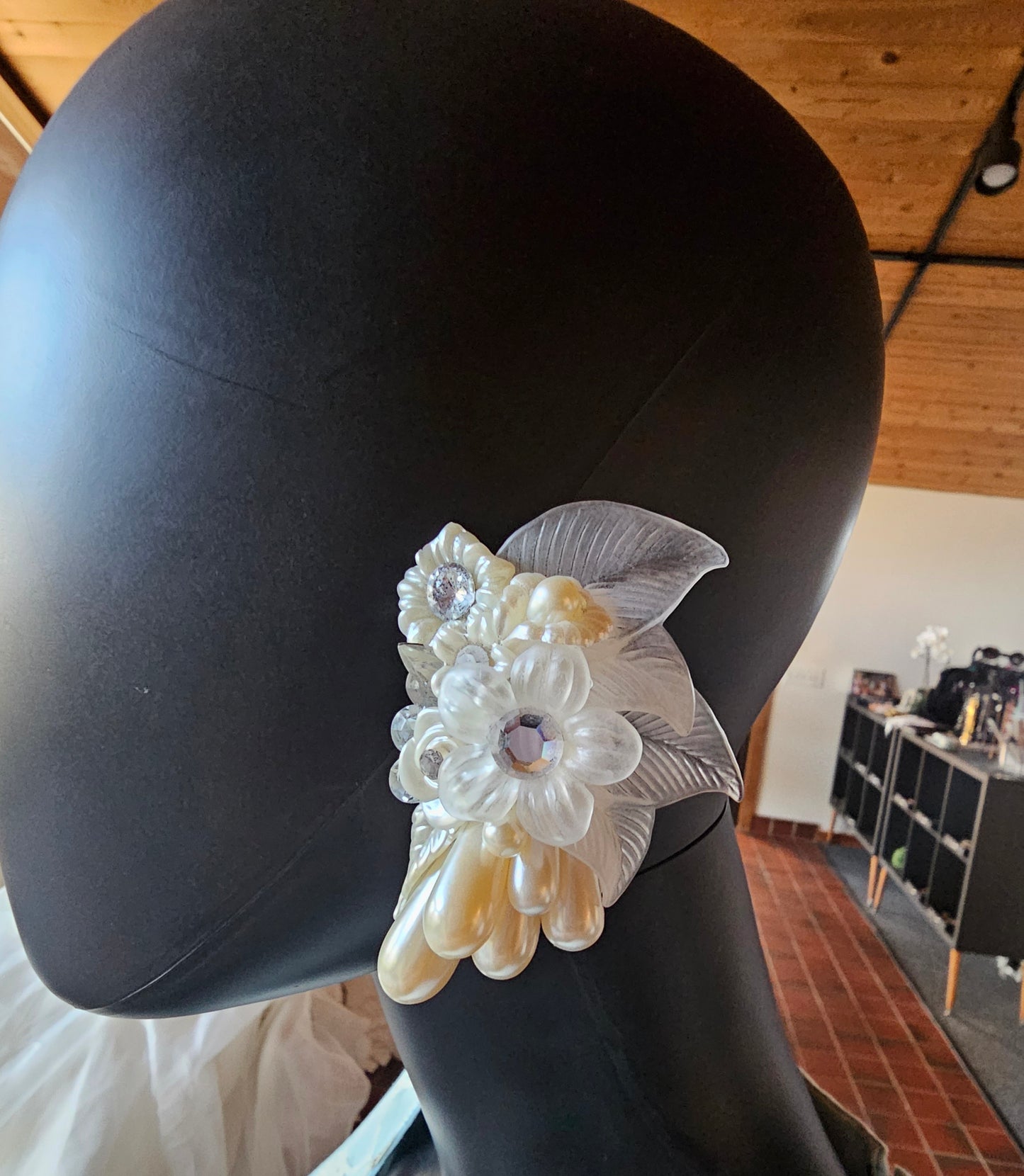 Vintage 80's Large Pearl Flower Clip-On Earring