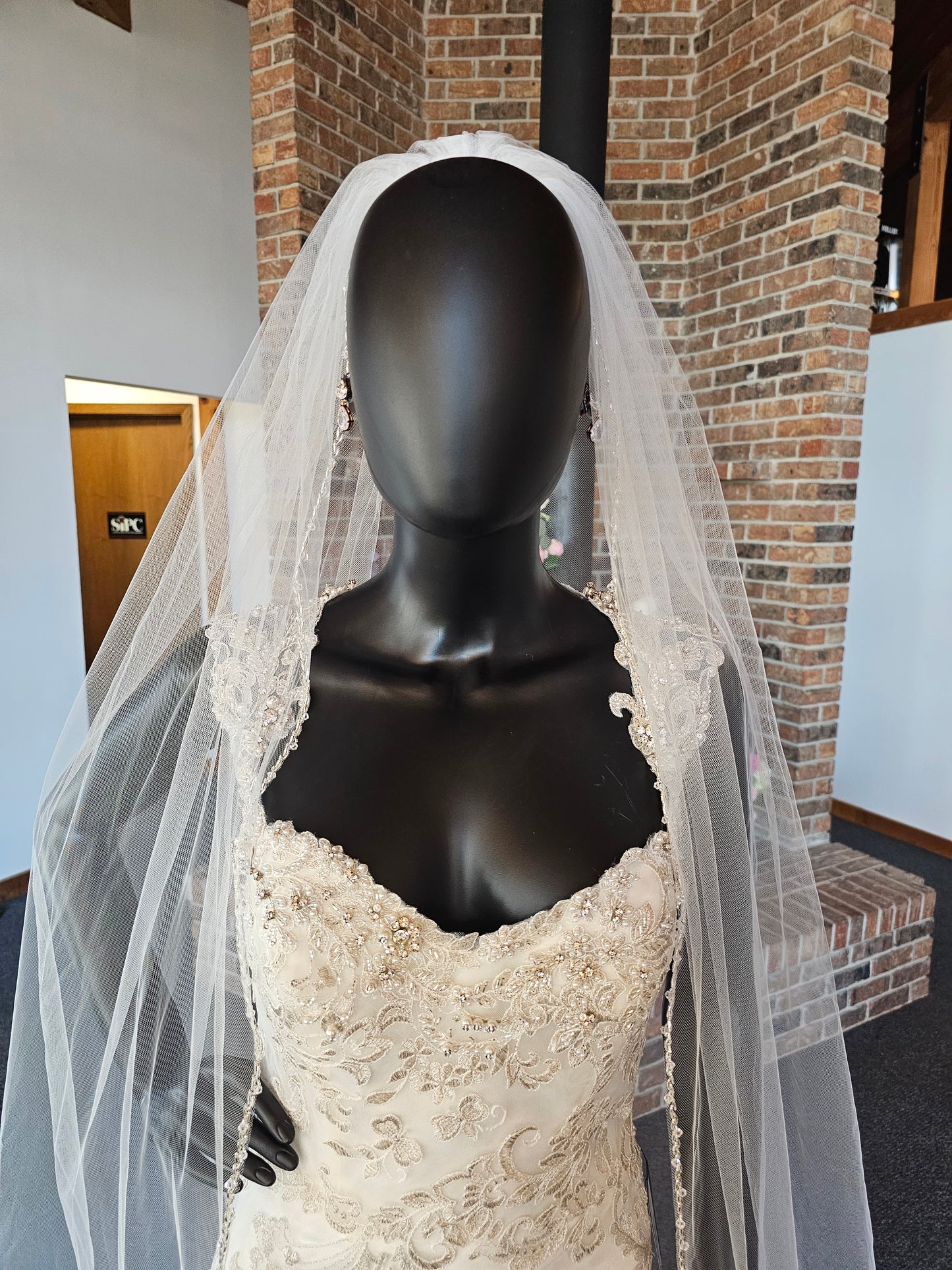 Cathedral Length Single Layer Crystal Edged Veil