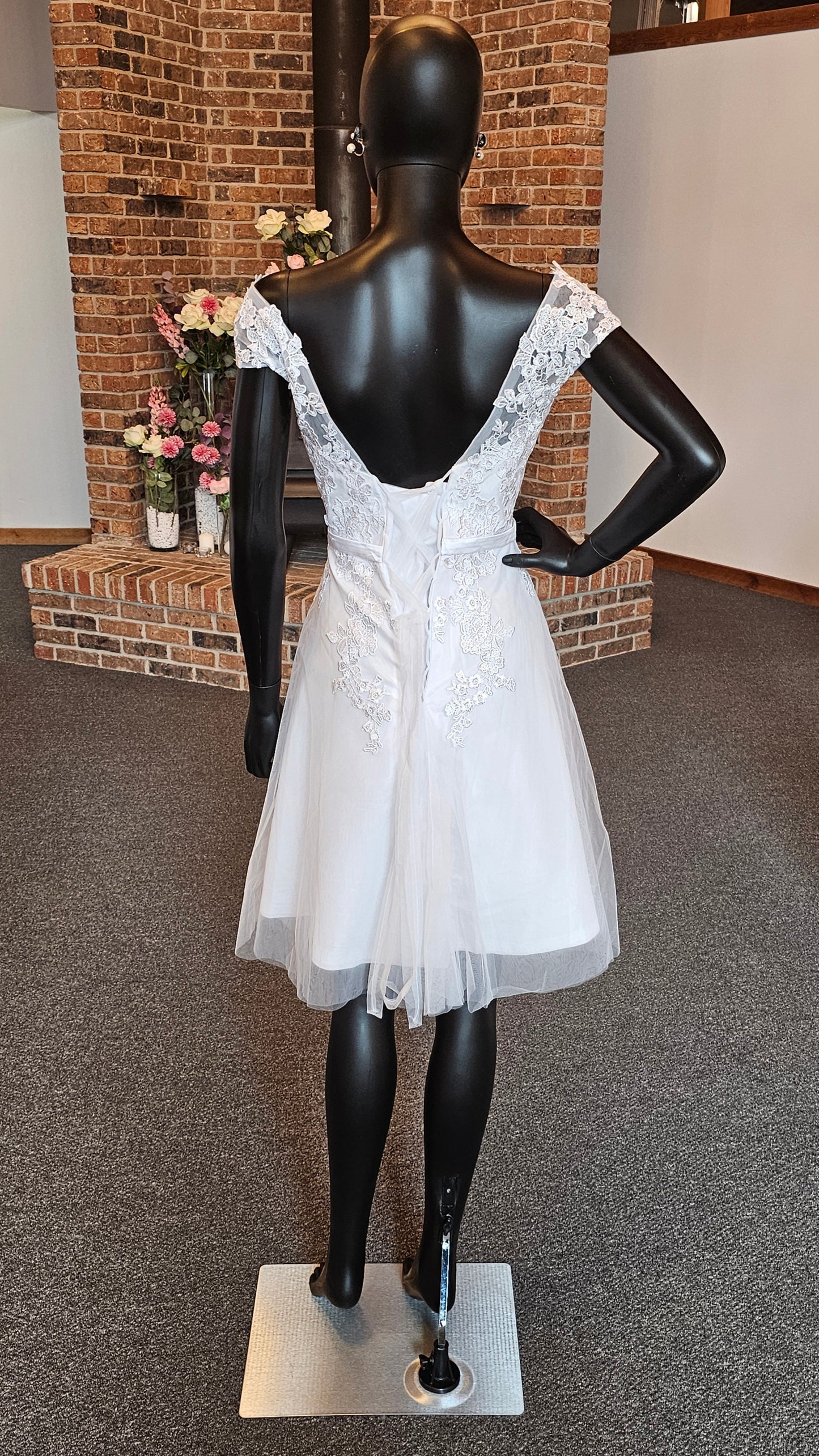 Mid-Length White Organza Illusion Sleeve Wedding Gown