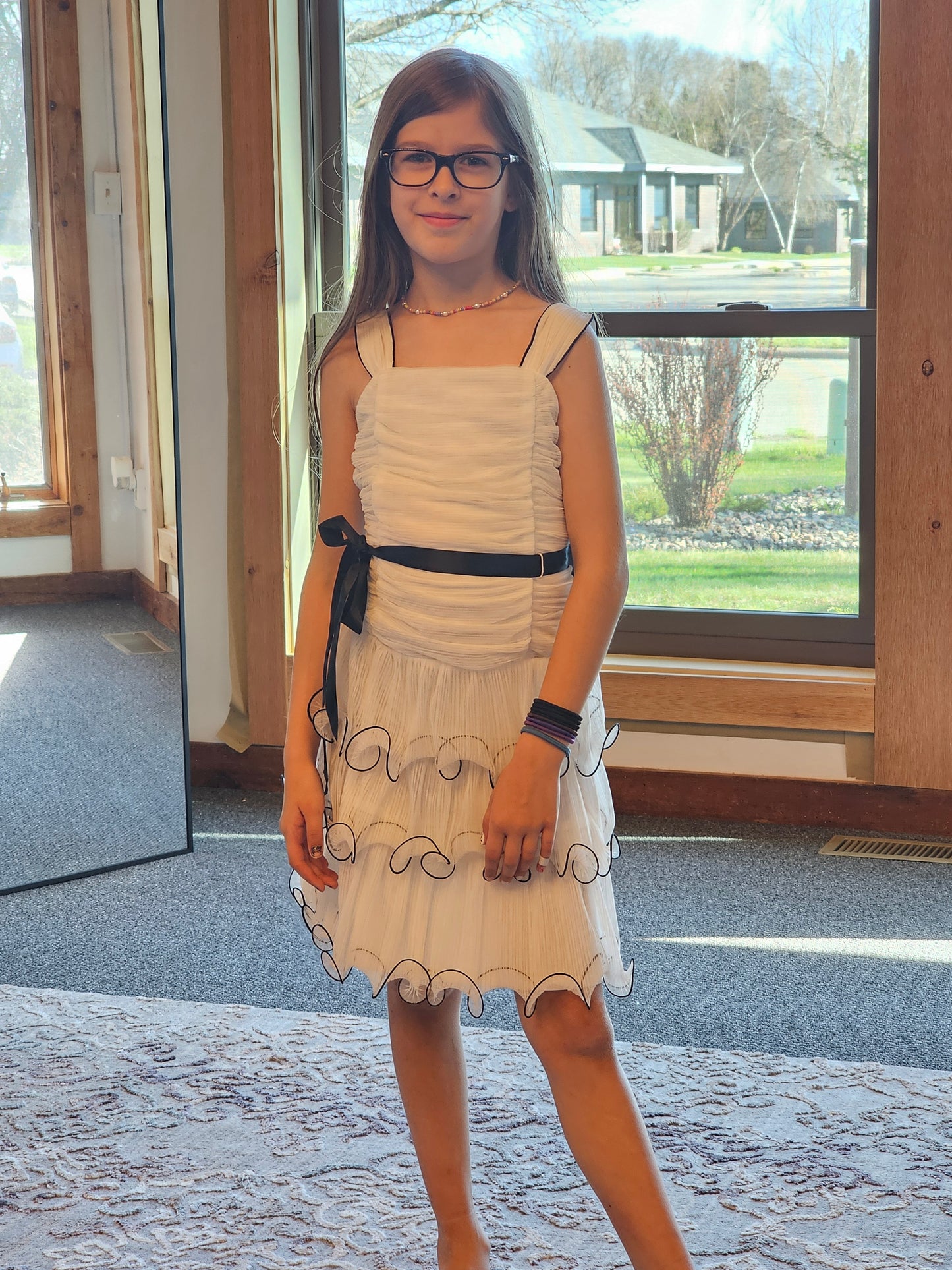 White/Black Curly Flounce Dress