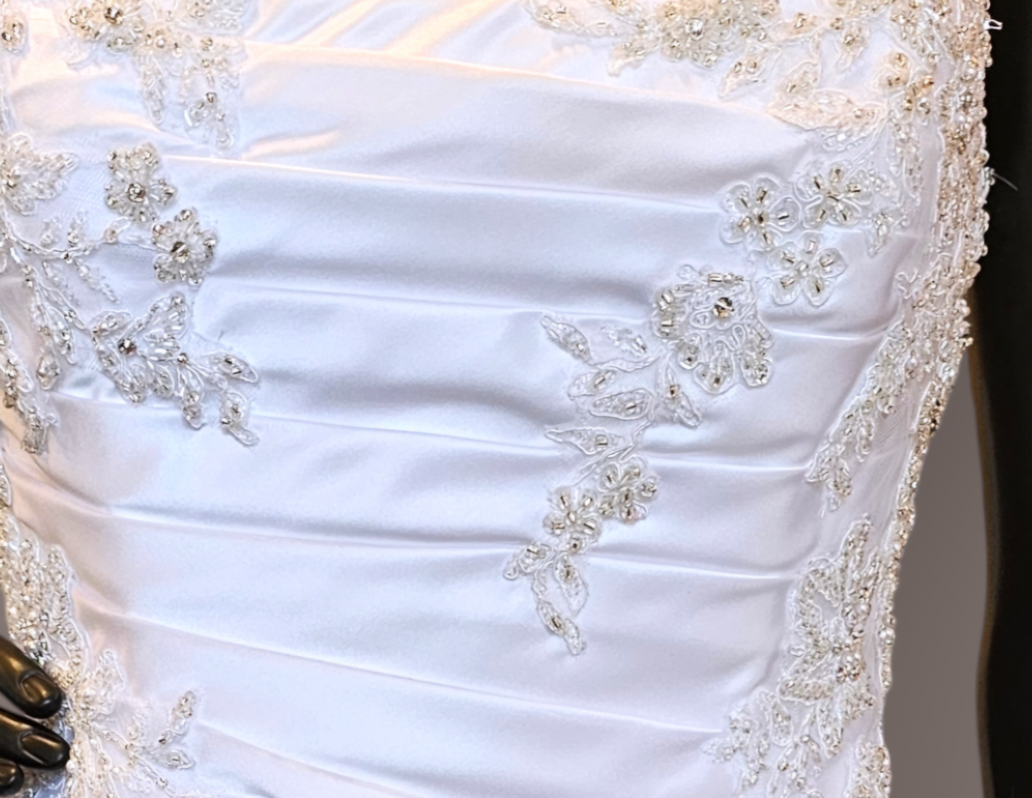 Sophia Tolli White Fitted Bead Applique Wedding Gown