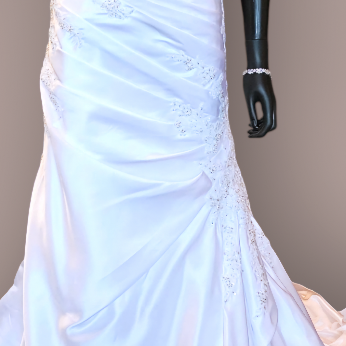 Sophia Tolli White Fitted Bead Applique Wedding Gown