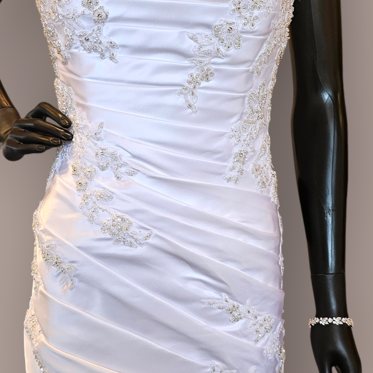 Sophia Tolli White Fitted Bead Applique Wedding Gown
