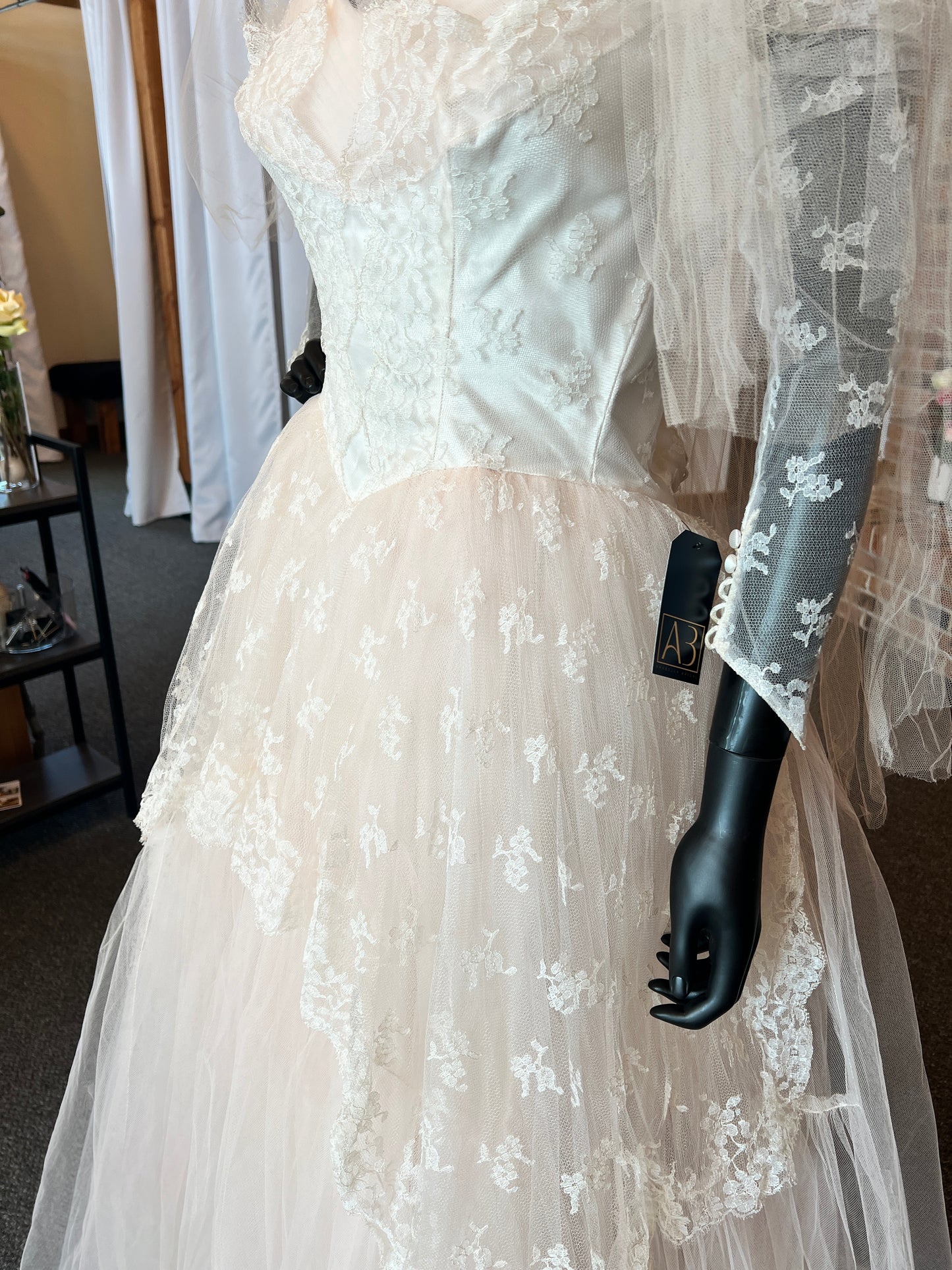 Vintage Blush Wedding Gown Tulle Sleeves W/Veil