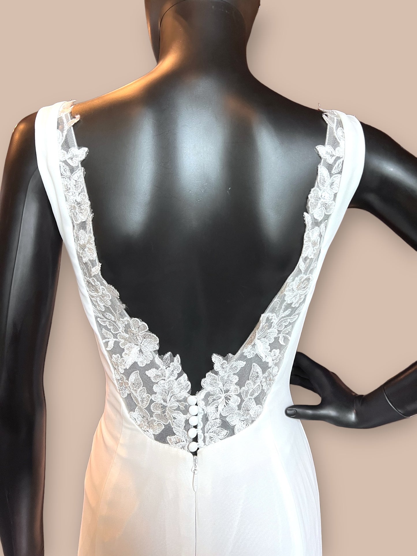 Ivory Trumpet Sweep Train Wedding Gown