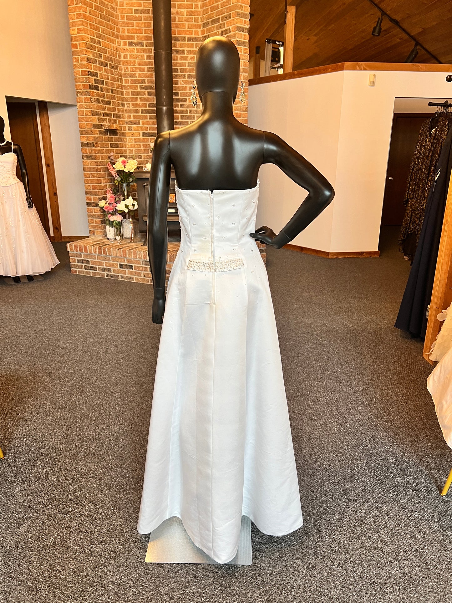 Jolo Bridal Fitted Wedding Gown