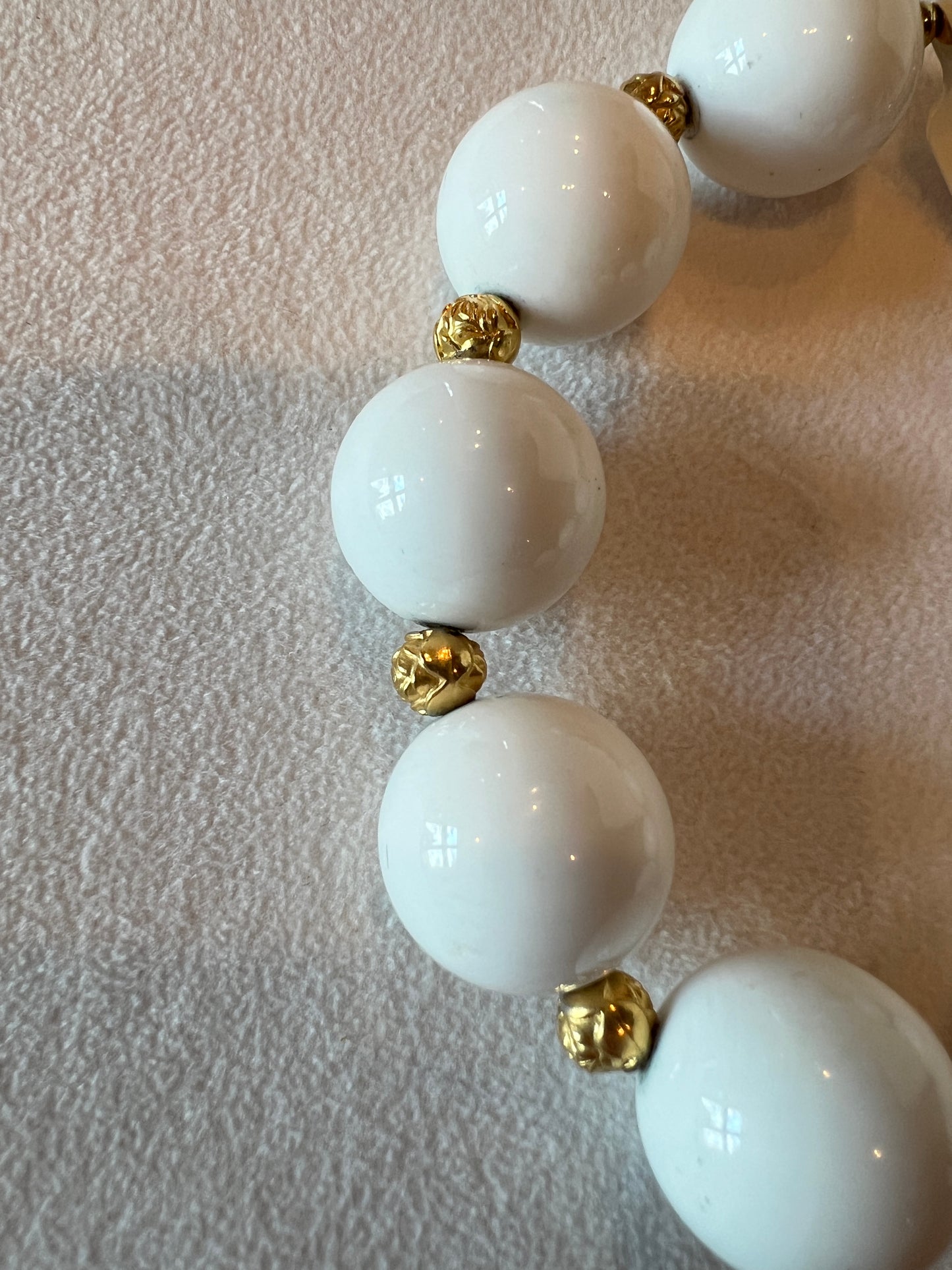 Vintage Necklace/Bracelet Set - White