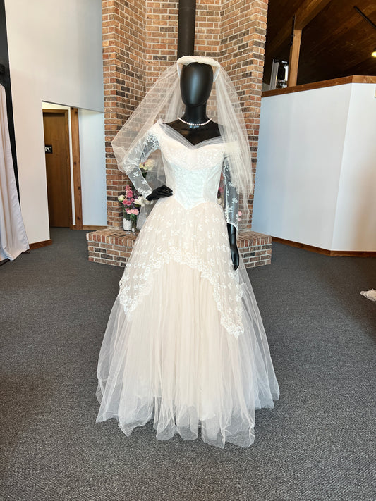 Vintage Blush Wedding Gown Tulle Sleeves W/Veil