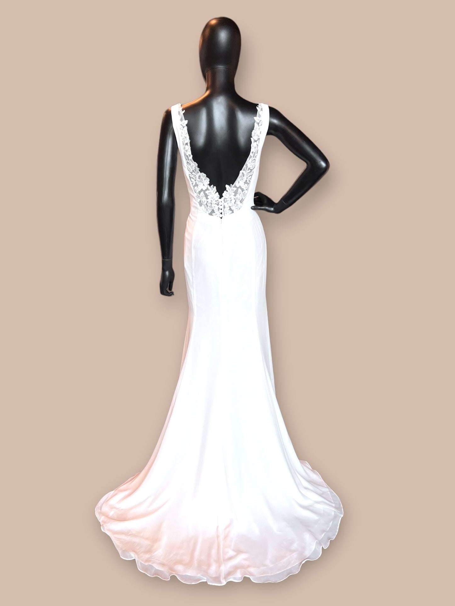 Ivory Trumpet Sweep Train Wedding Gown