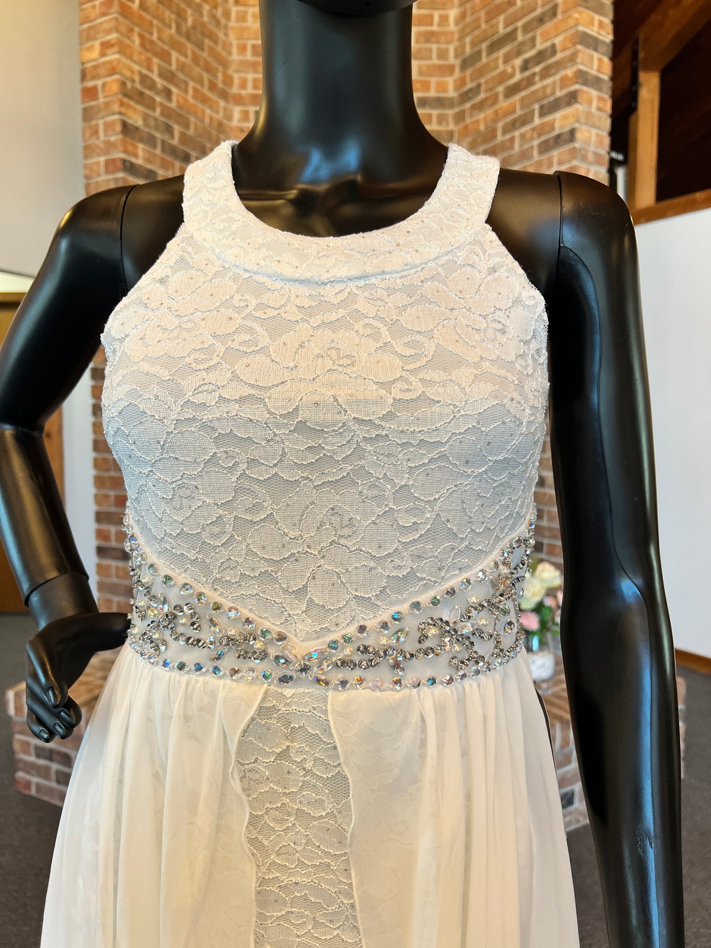 White Lace/Chiffon Hi-Low