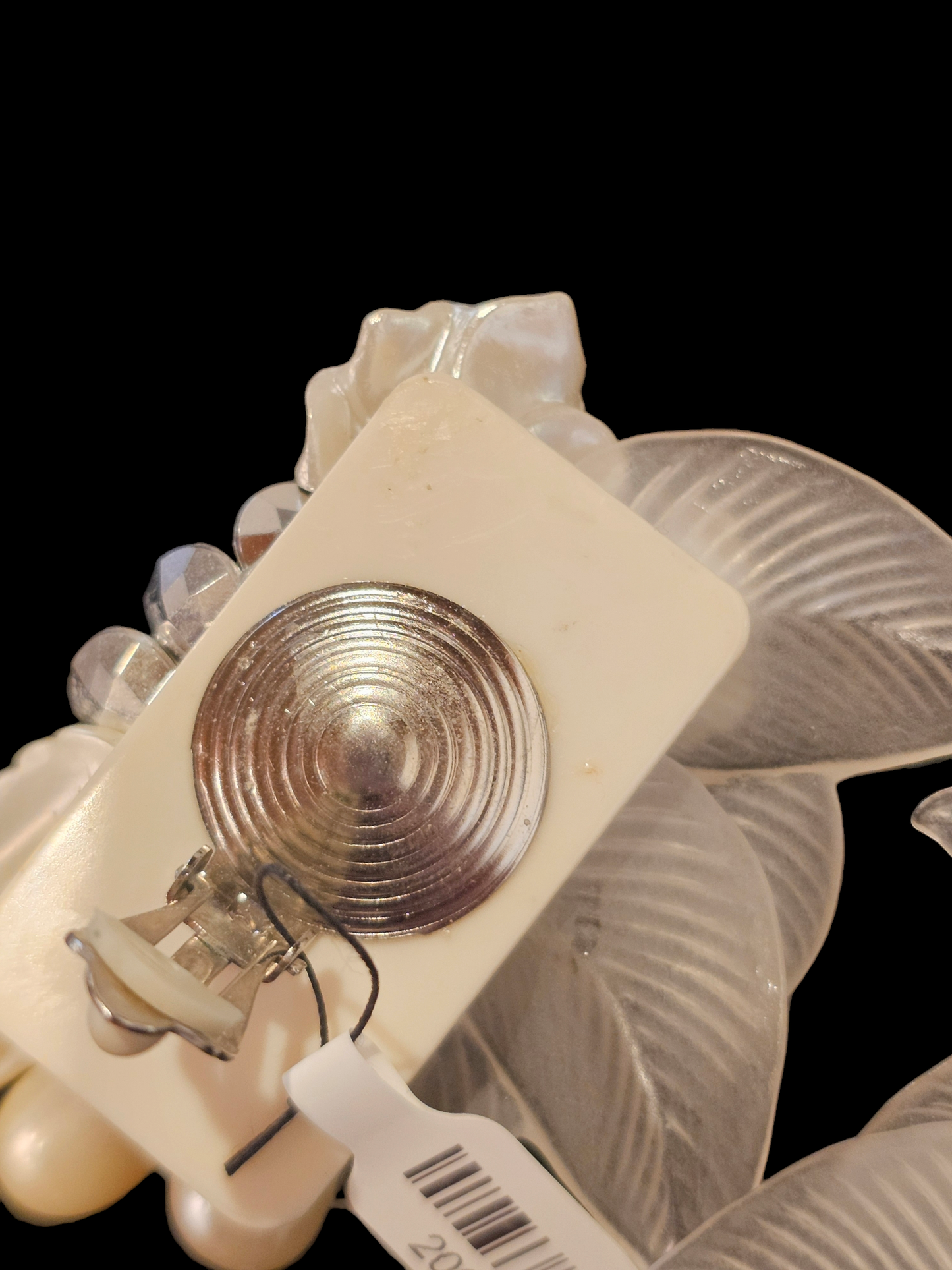 Vintage 80's Large Pearl Flower Clip-On Earring