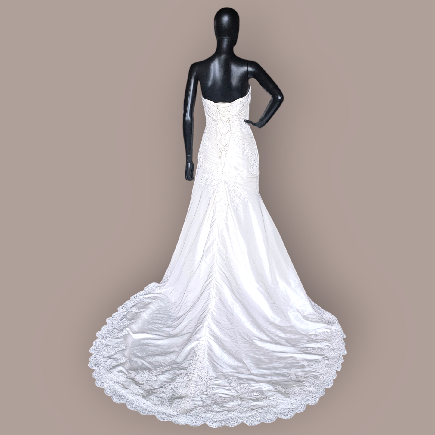 Mori Lee Ivory Taffeta Sweetheart/Fit Flare Wedding Gown