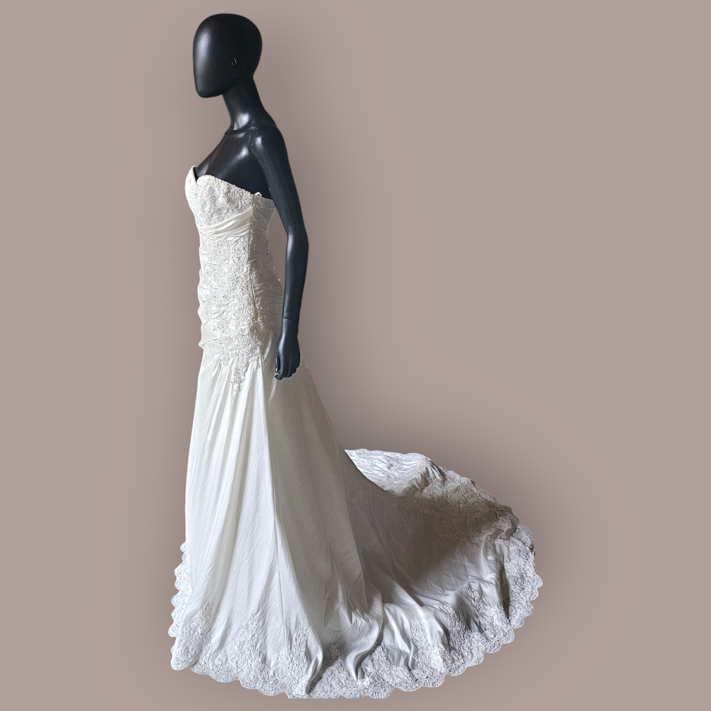 Mori Lee Ivory Taffeta Sweetheart/Fit Flare Wedding Gown