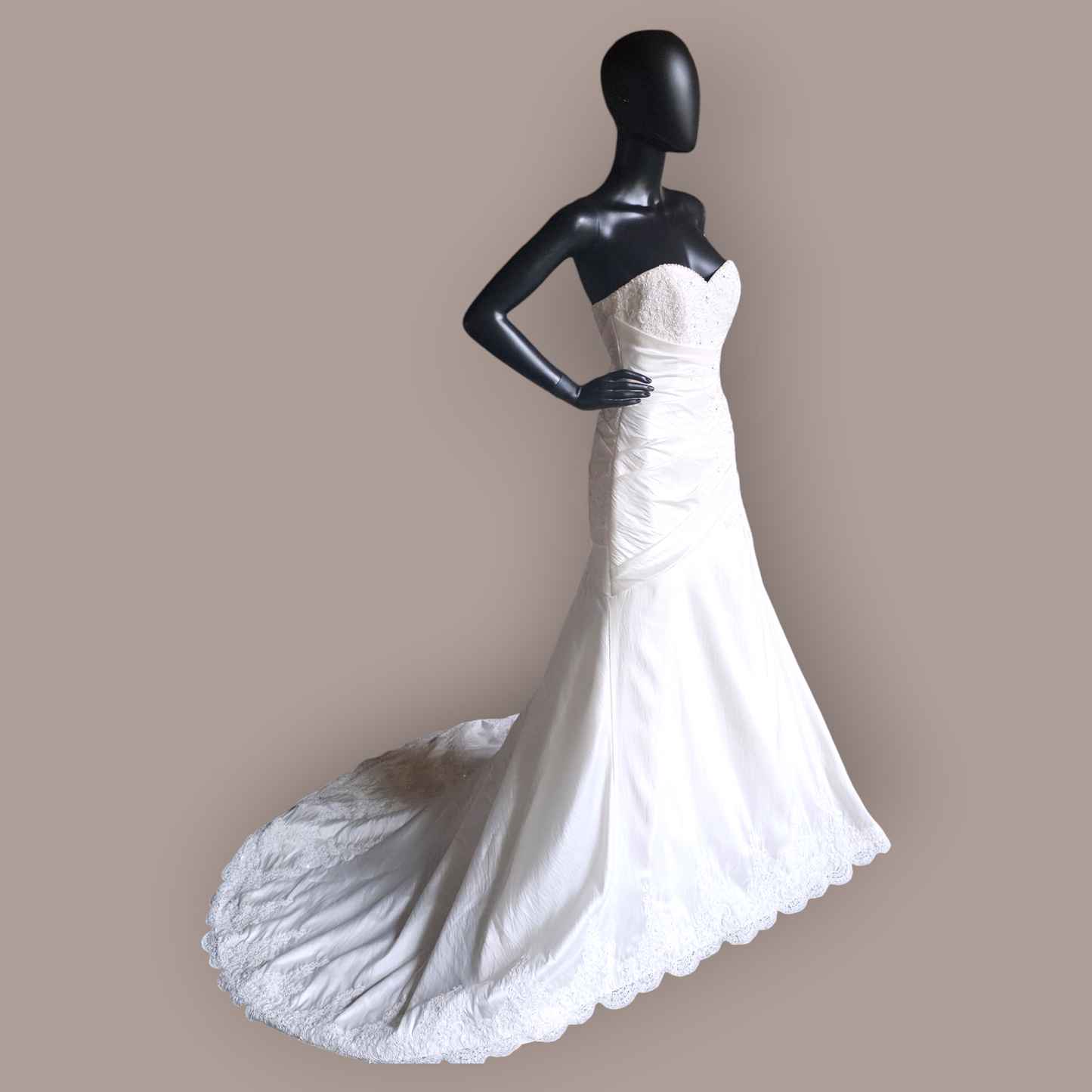 Mori Lee Ivory Taffeta Sweetheart/Fit Flare Wedding Gown