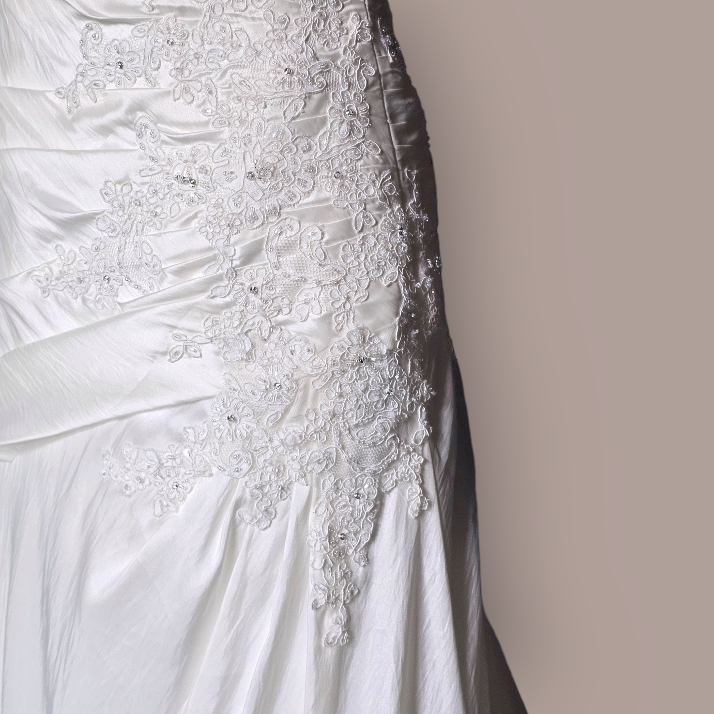 Mori Lee Ivory Taffeta Sweetheart/Fit Flare Wedding Gown