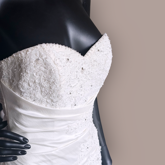 Mori Lee Ivory Taffeta Sweetheart/Fit Flare Wedding Gown