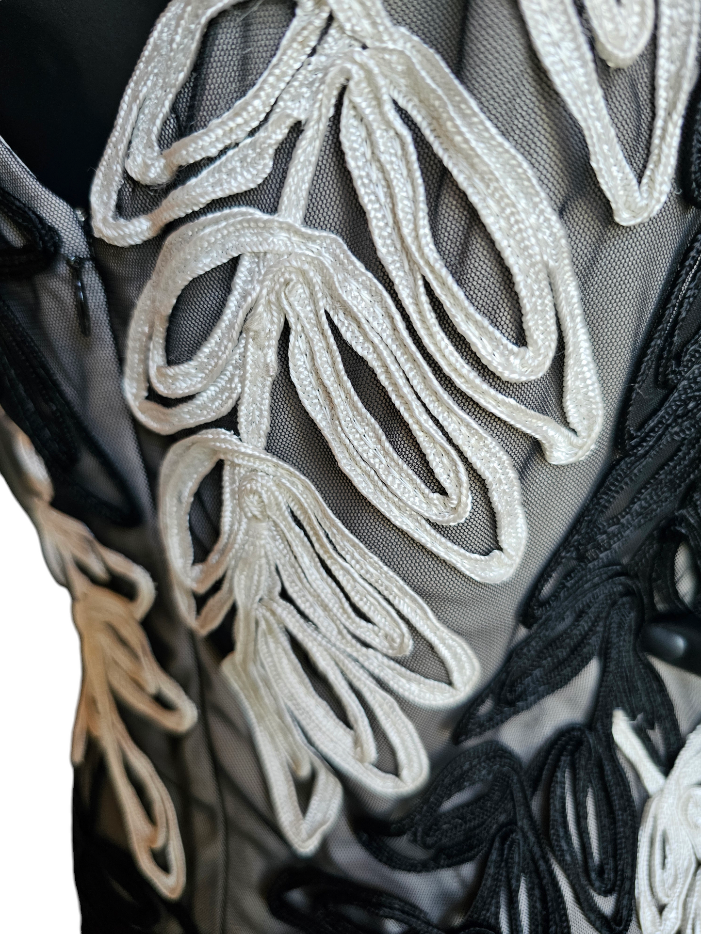 JS Collections Black/White 3D Leaf