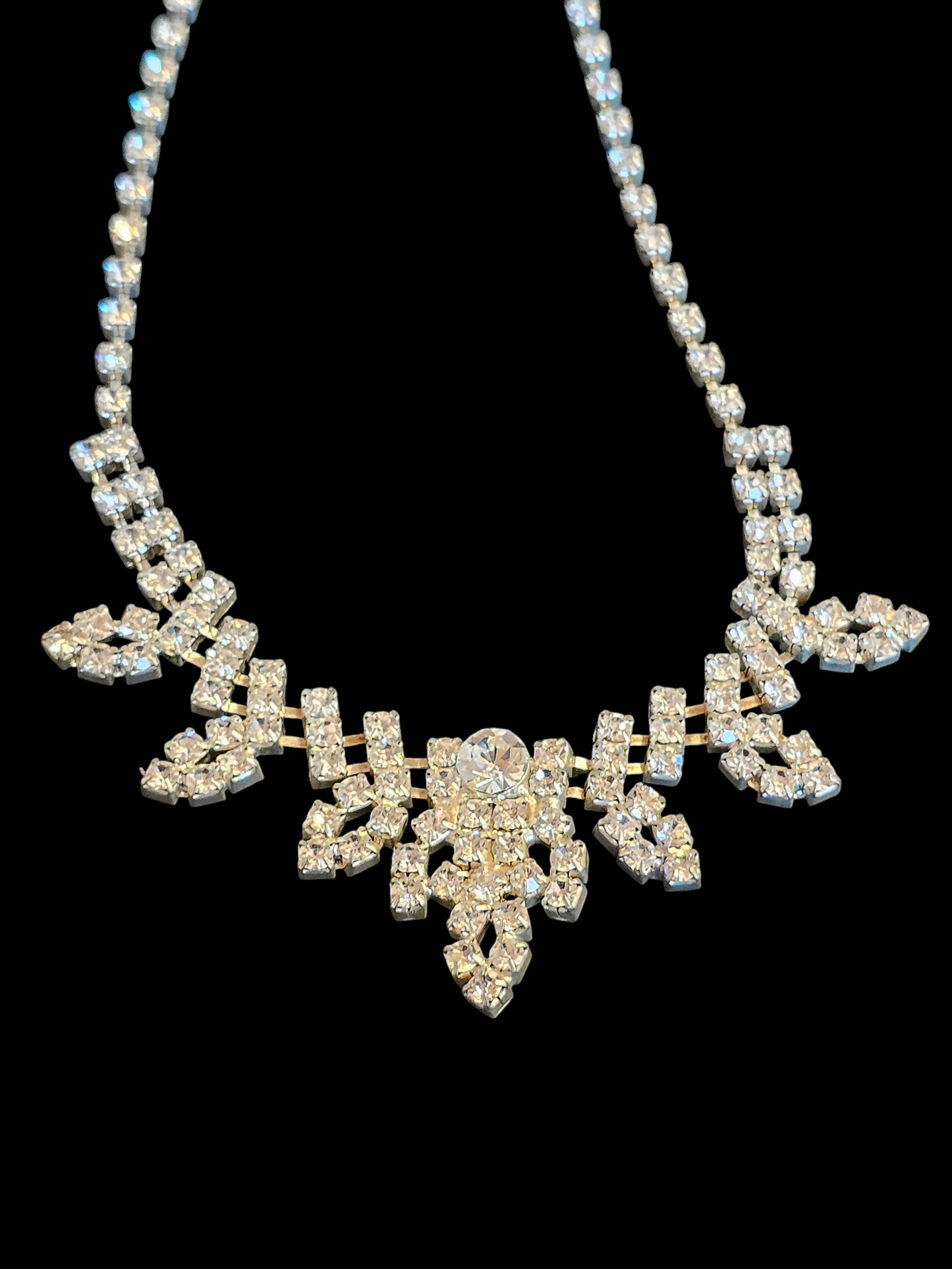 Rhinestone Leaf Large Center