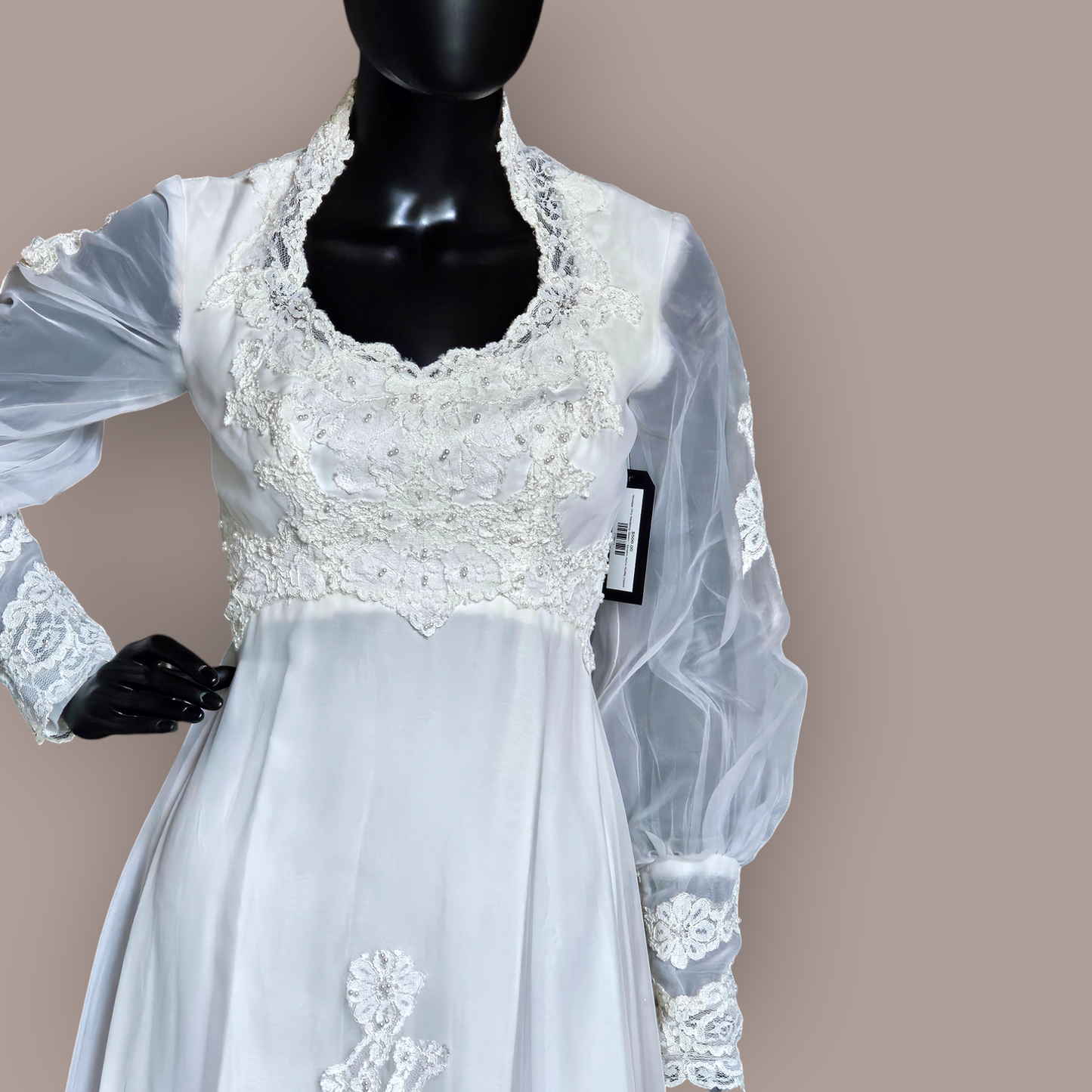 Vintage 70's Wedding Gown - Queen Anne Ruffle Detail