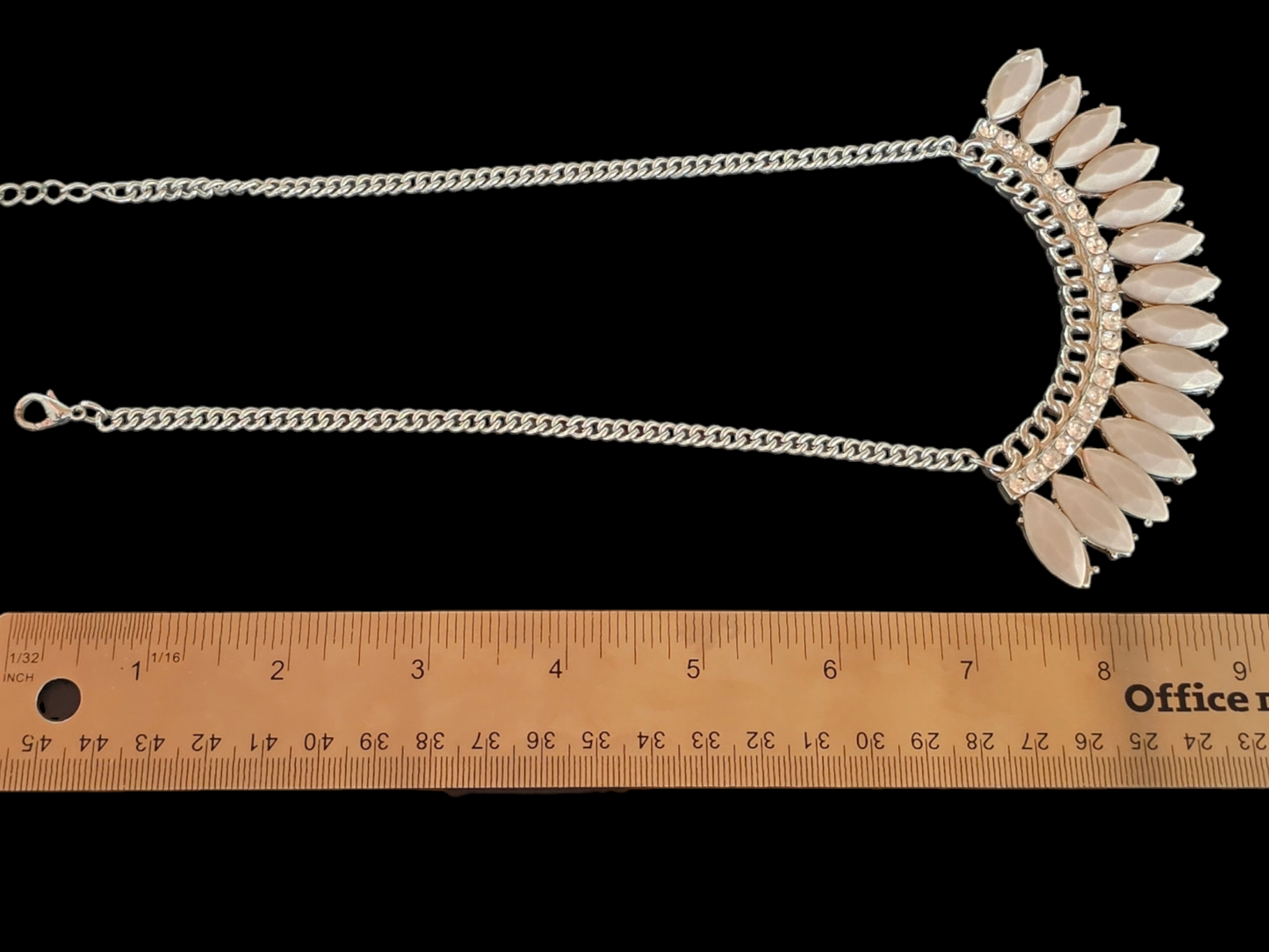 Nude Crystal Collar Silver Necklace