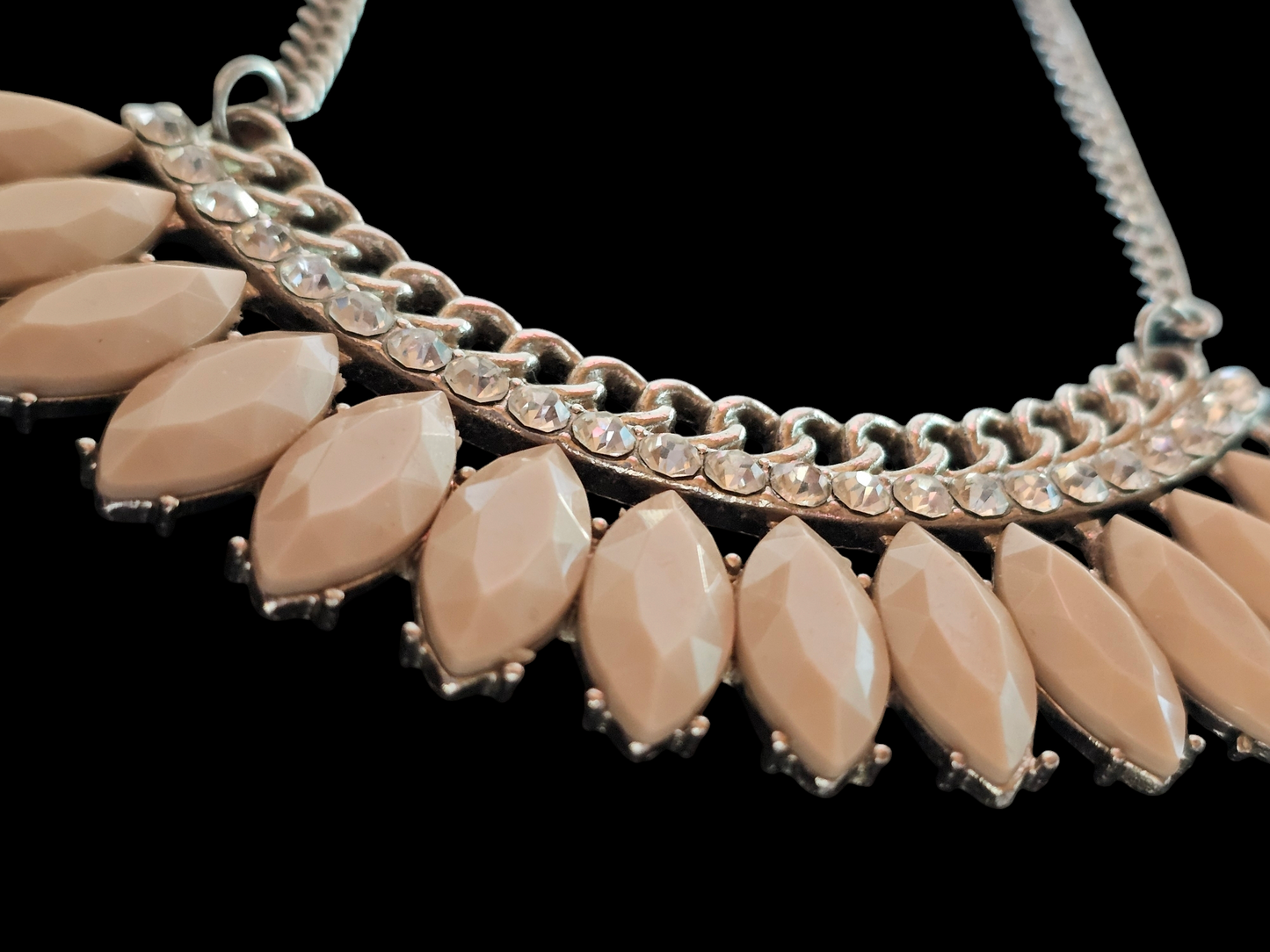 Nude Crystal Collar Silver Necklace