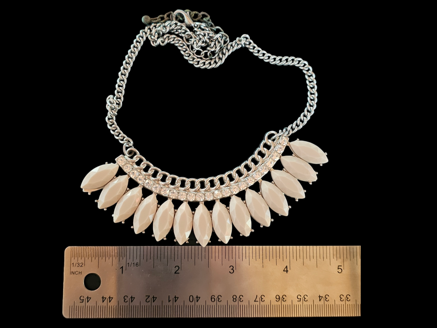 Nude Crystal Collar Silver Necklace