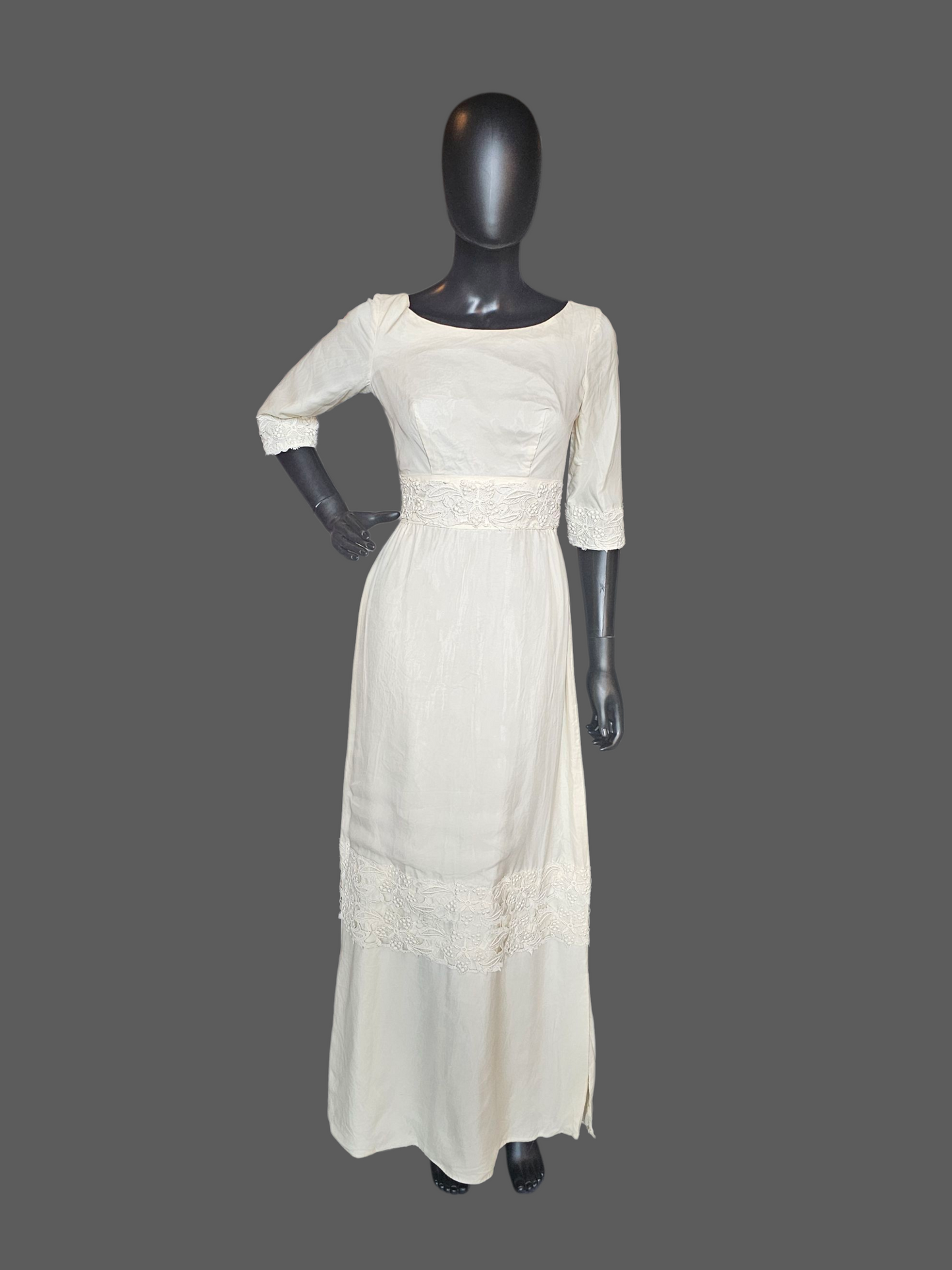 Vintage 60's Straight Cut Bateau Neck 3/4 Sleeve Wedding Gown W/Detachable Train