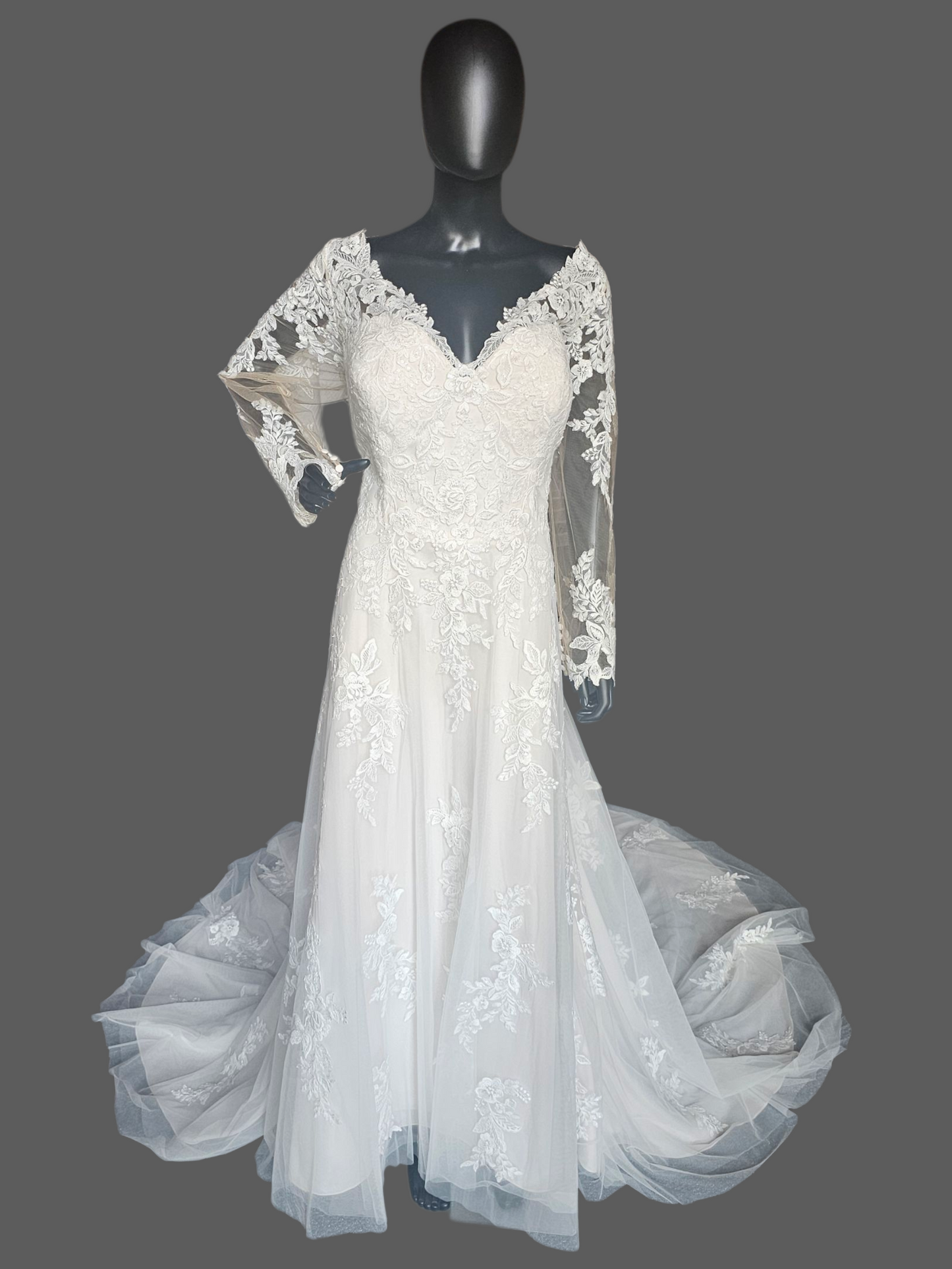 Blush/Ivory Floral Lace Long Sleeve Wedding Gown NWOT - Mori Lee