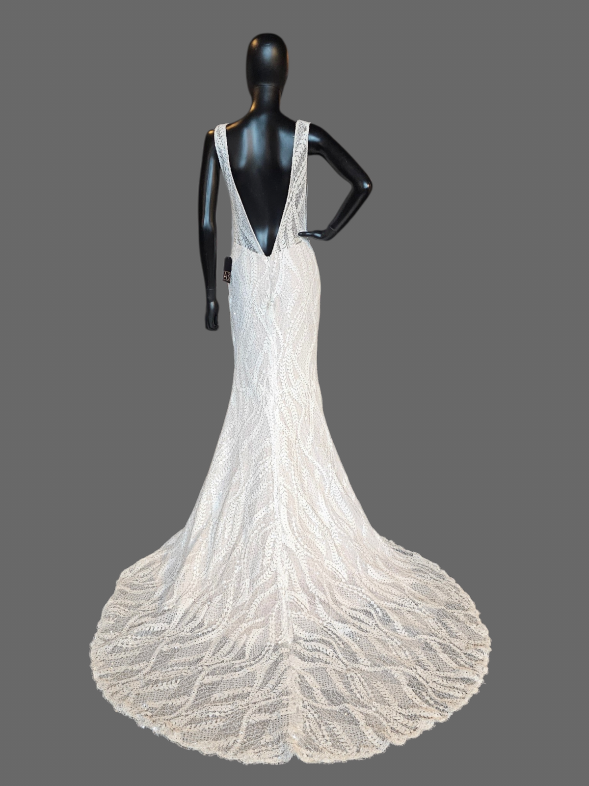 Ivory Lace Plunge Fitted - Justin Alexander