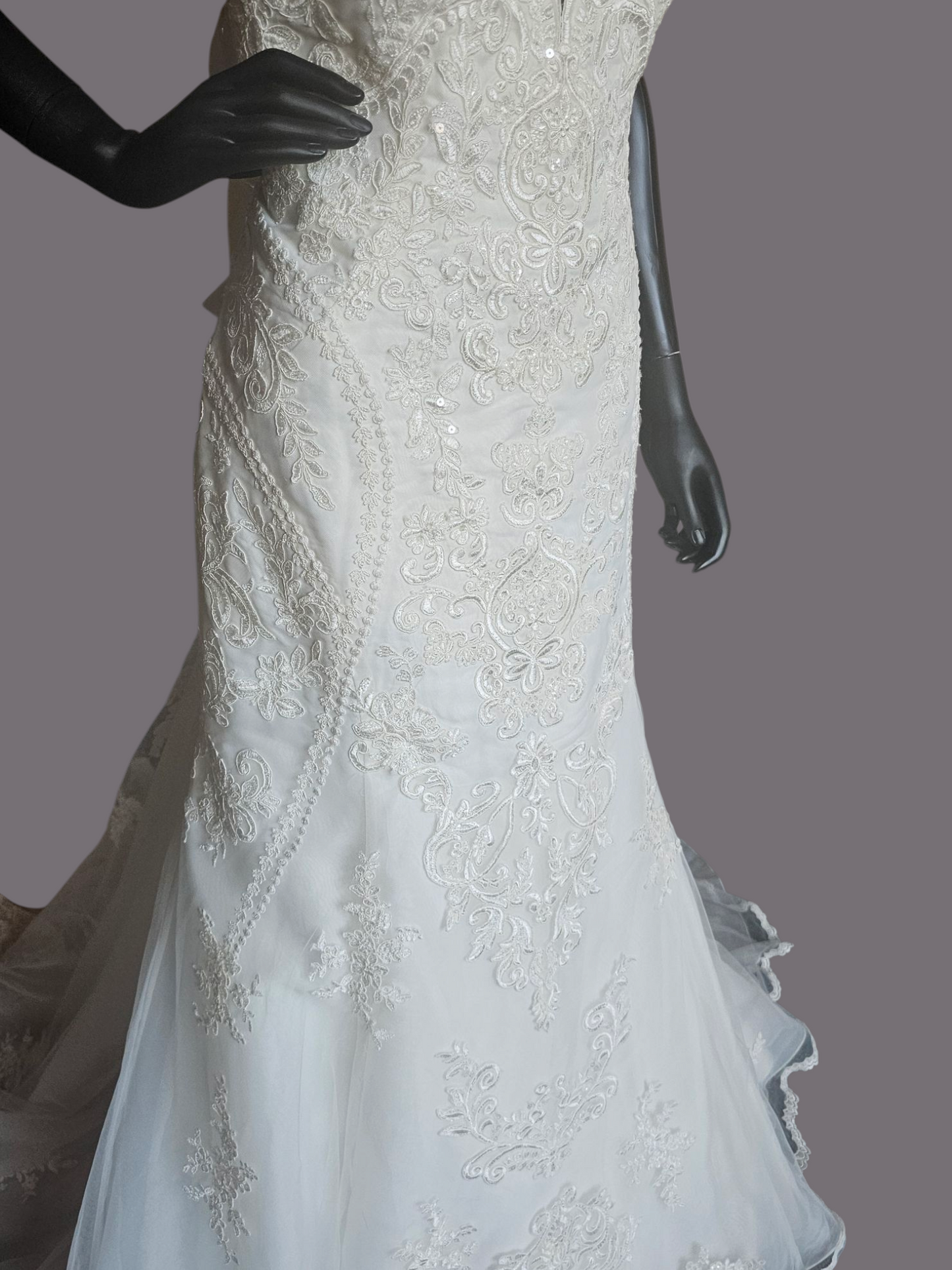 Ivory Embroidered Mermaid/Fit Flare Wedding Gown - Stella York NWT