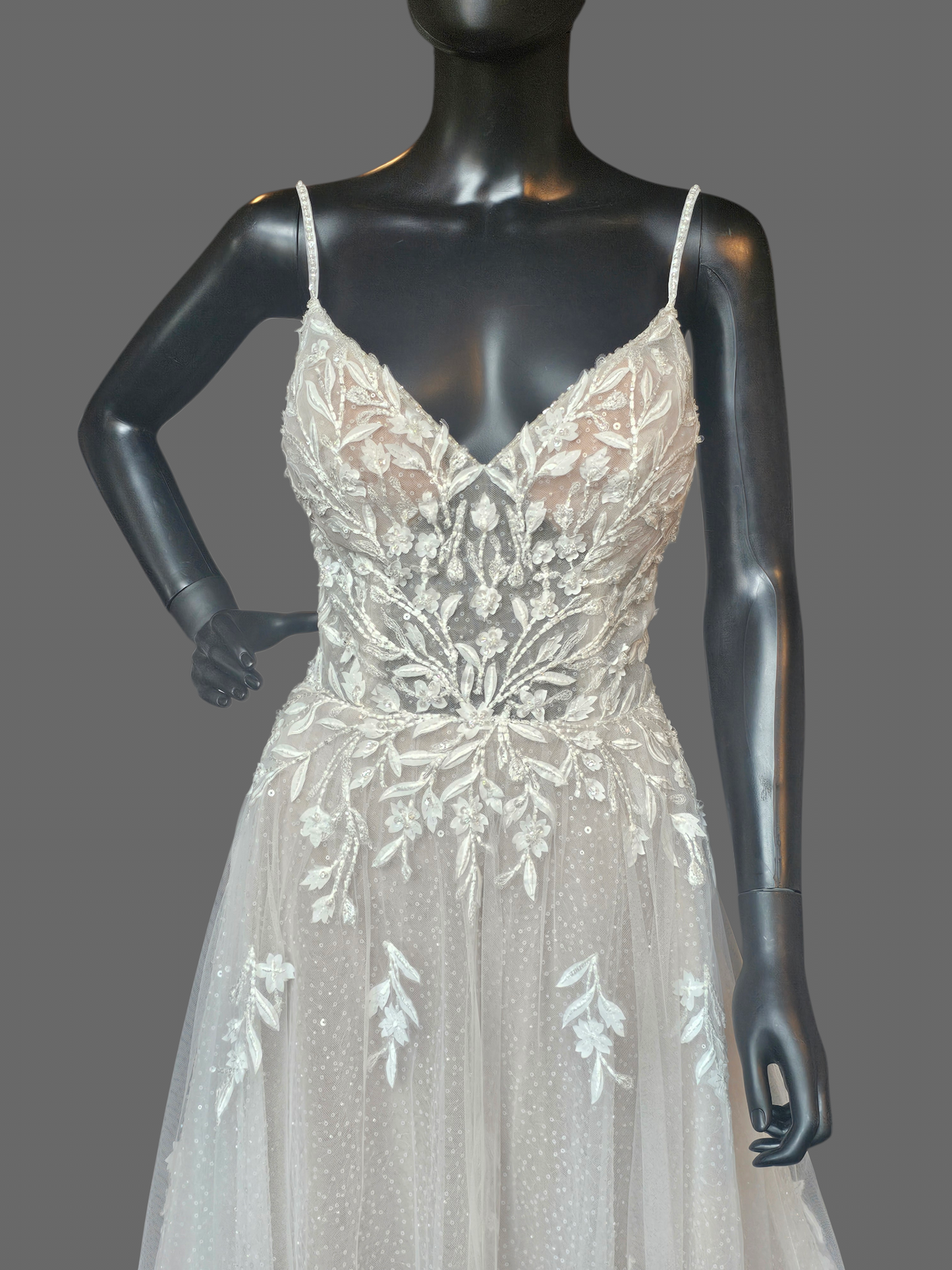 3D Floral Ivory/Champagne A-Line (NEW Without Tags) Wedding Gown - Maggie Sottero