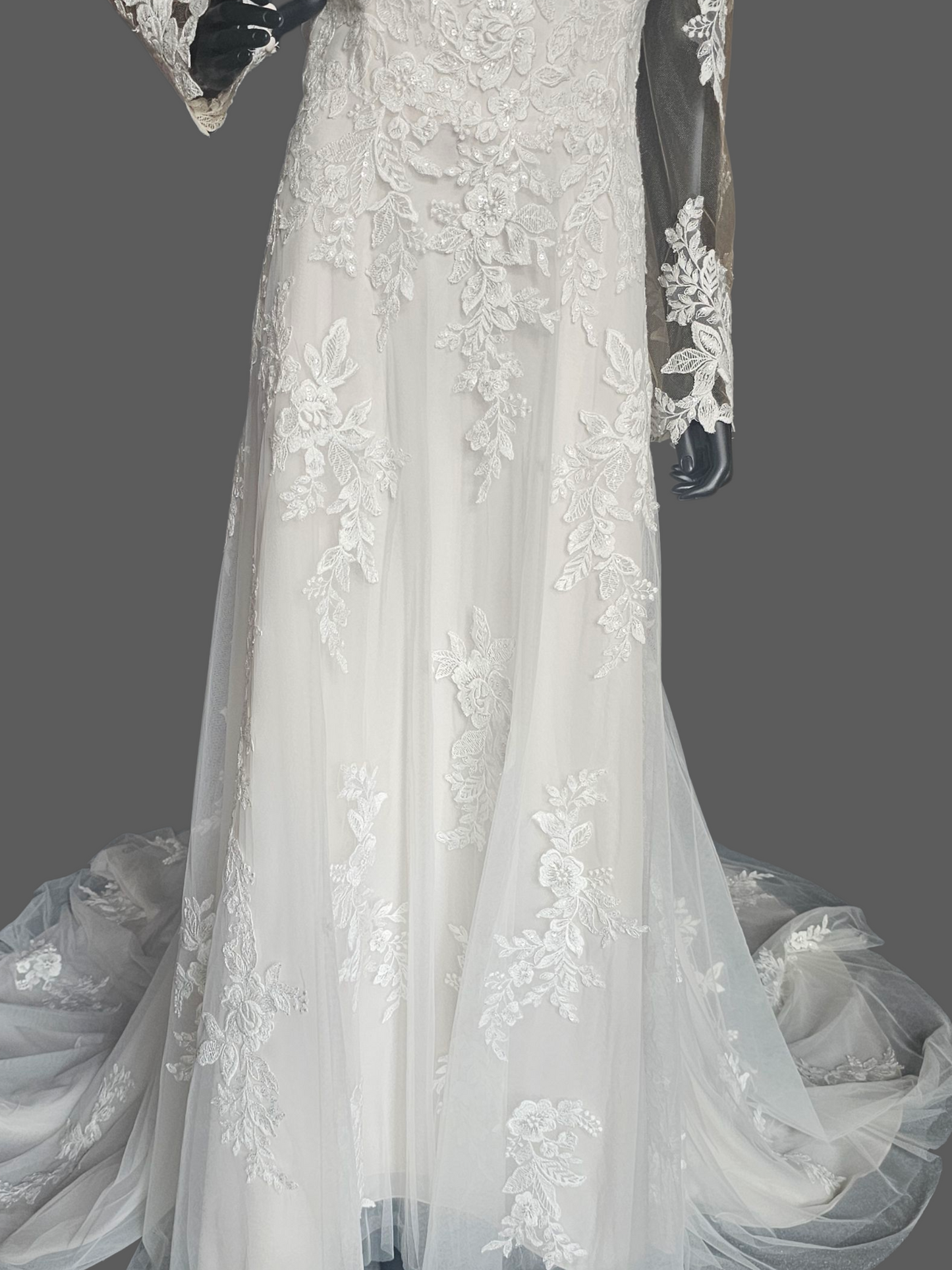 Blush/Ivory Floral Lace Long Sleeve Wedding Gown NWOT - Mori Lee