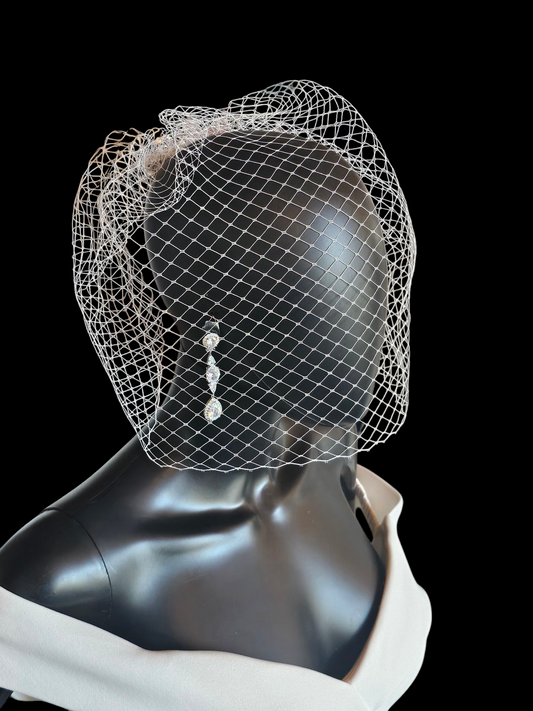 Silver Freshwater Pearl/Crystal Comb W/Net Facinator Veil