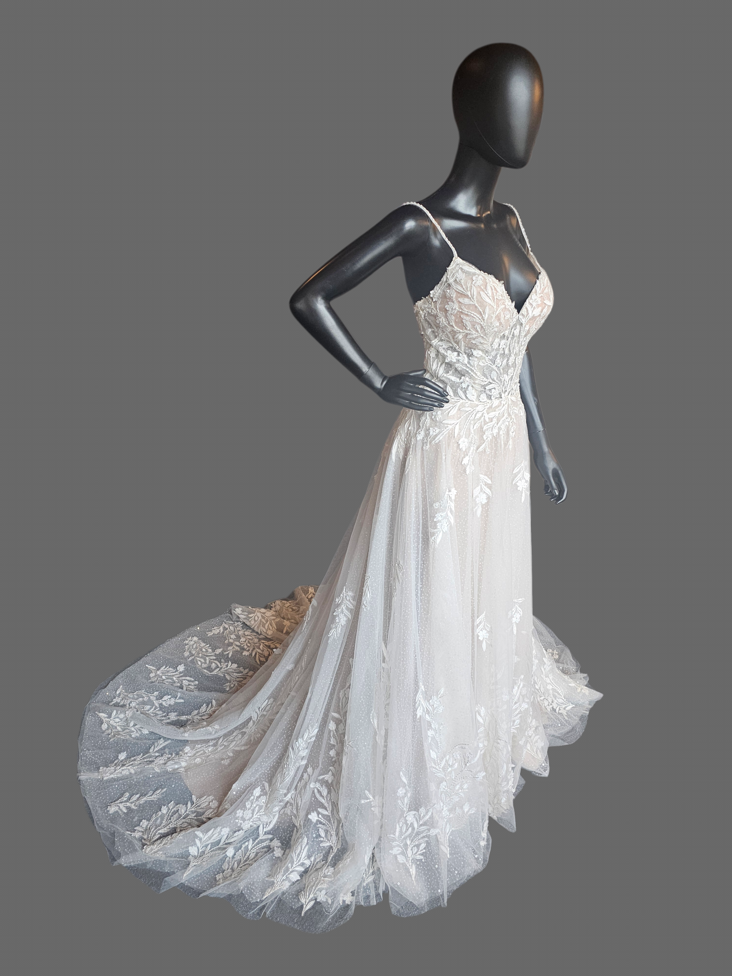 3D Floral Ivory/Champagne A-Line (NEW Without Tags) Wedding Gown - Maggie Sottero