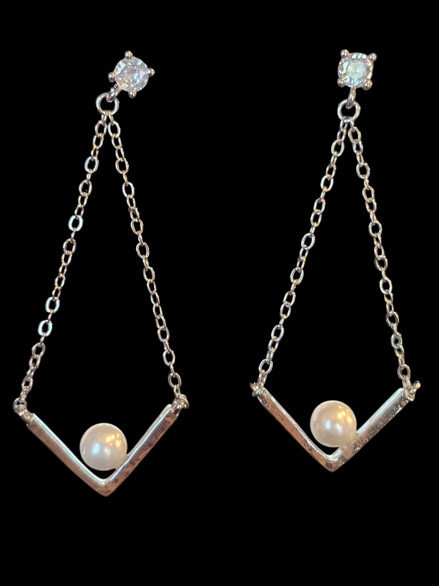 Silver/Chain/Pearl V Dangle Earring - marionat