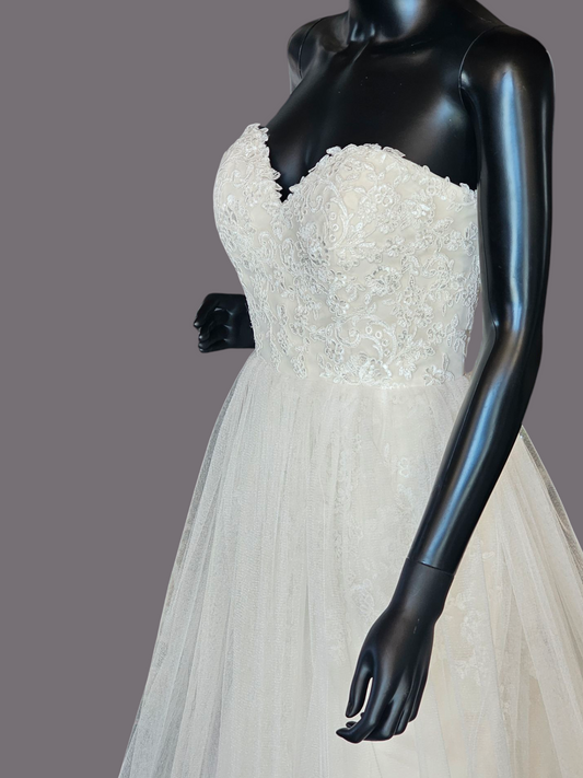 2-Tone Ivory Sweetheart Neckline A-Line Wedding Gown - Renewal