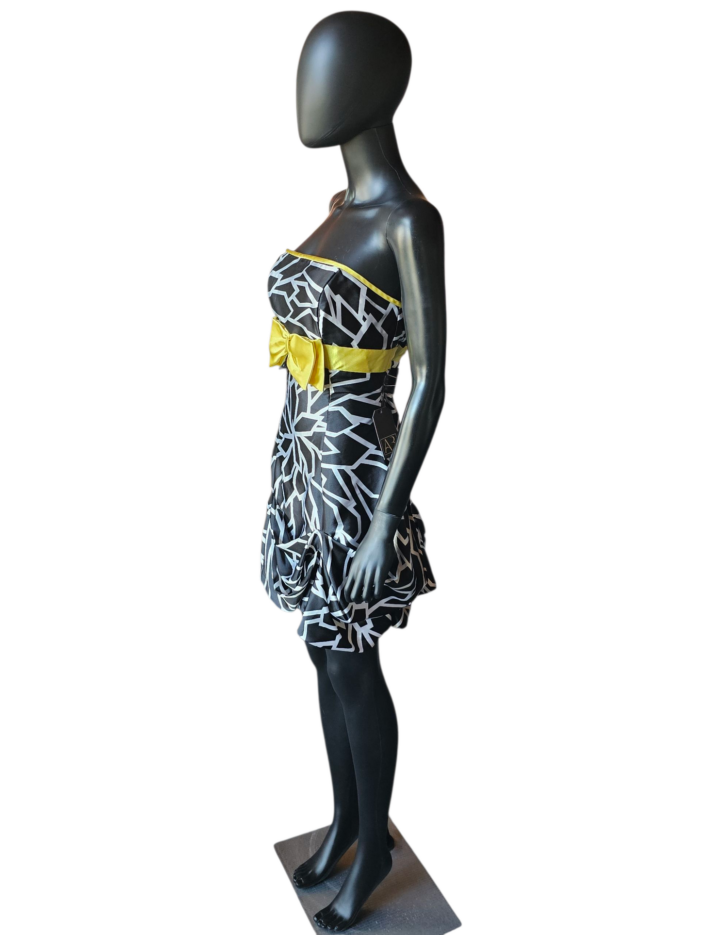 Vintage Y2K Black/White Abstract Yellow Accent Cocktail/Party Dress - Jessica McClintock Gunne Sax