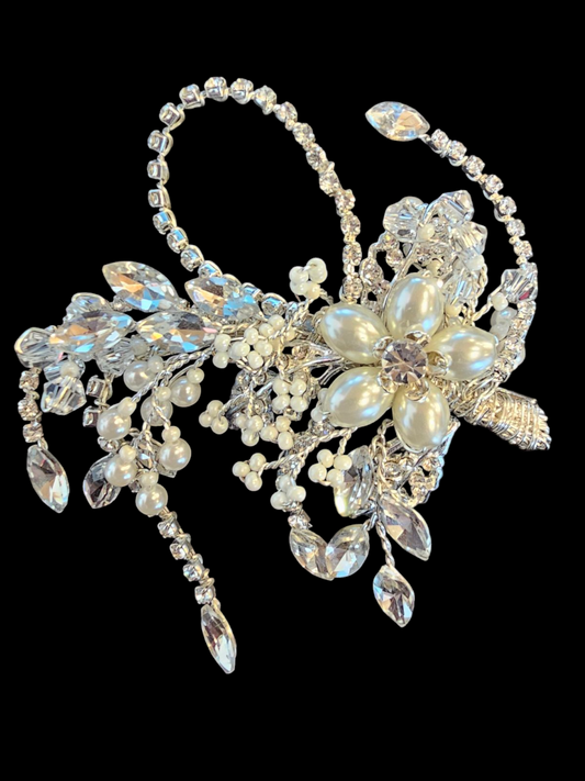 Ivory/Crystal/Pearl Wire Hair Clip
