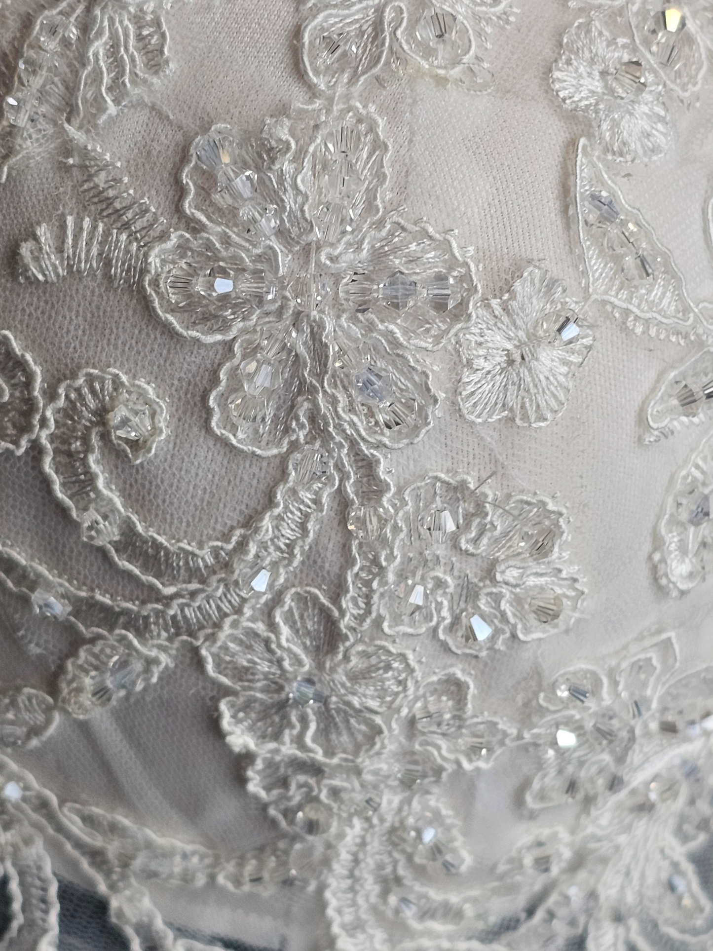 Ivory Boho V-Neck Cold Shoulder Lantern Sleeve Wedding Gown - Niobe - NWT