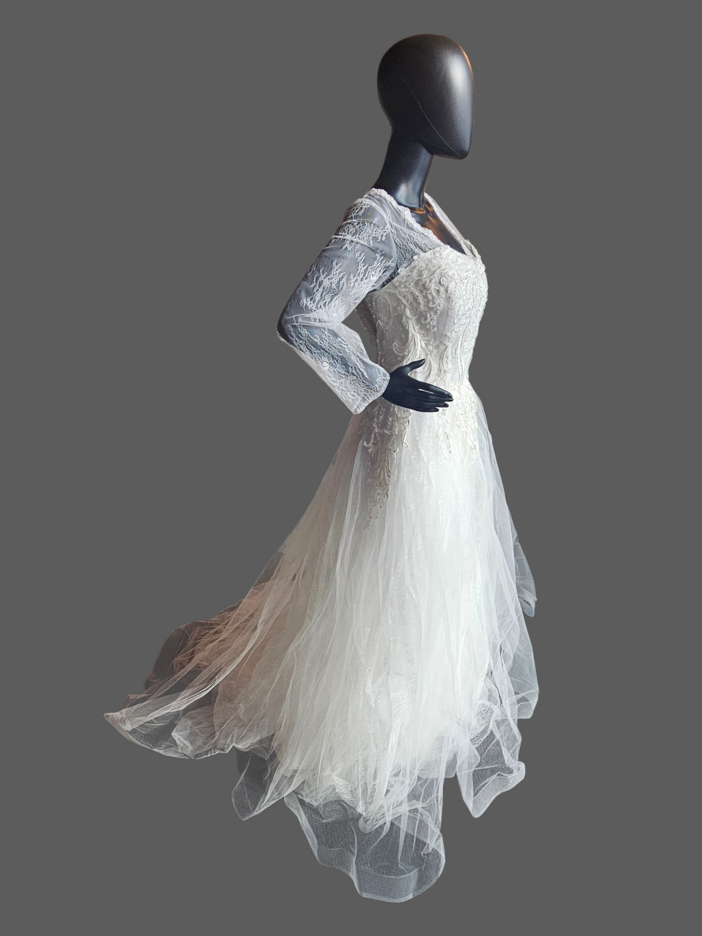 Ivory Lace Long Sleeve V-Neck Wedding Gown - Di La Sena