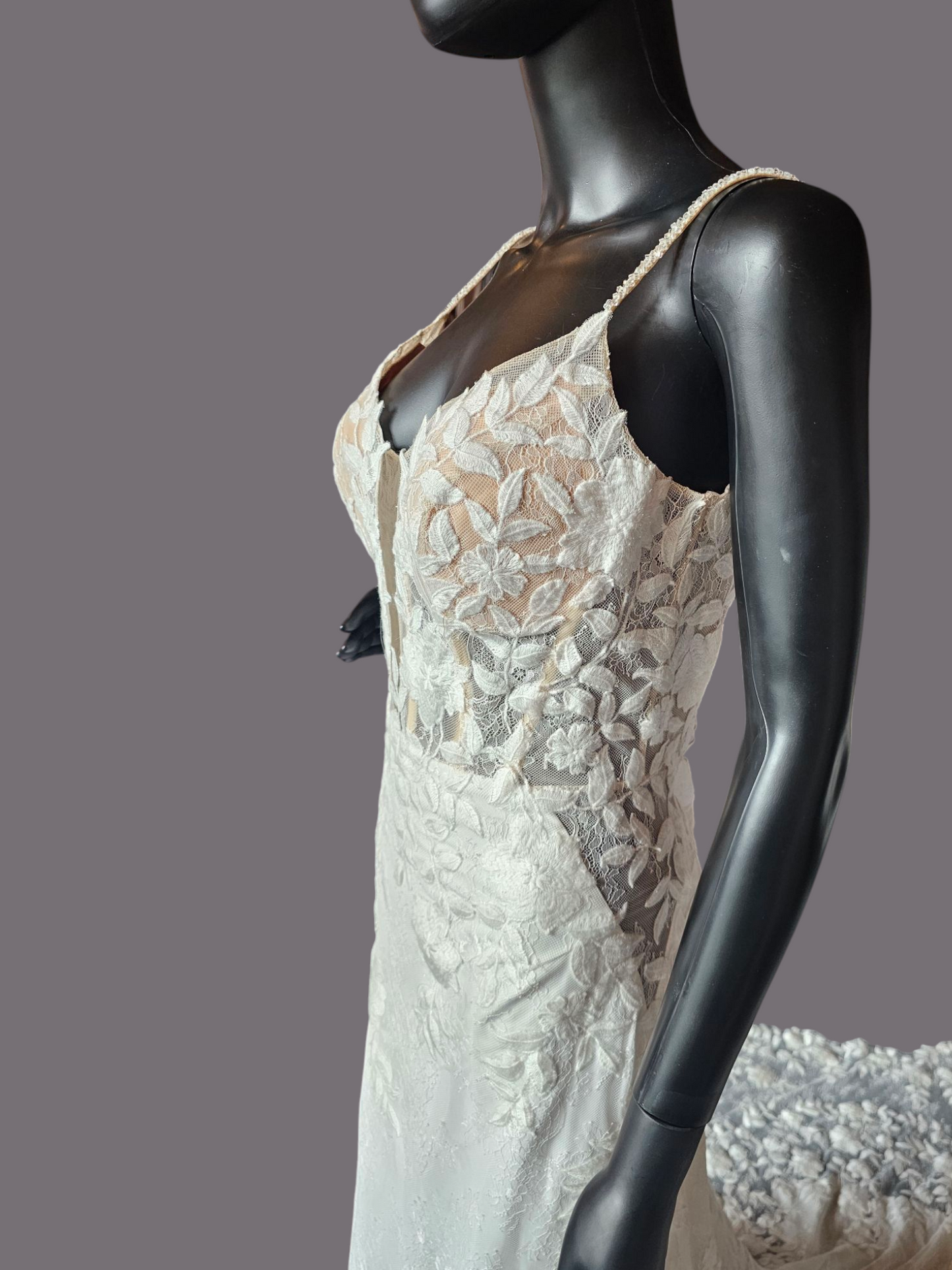 Ivory Lace Illusion Plunge Fitted - Brooklyn Grace