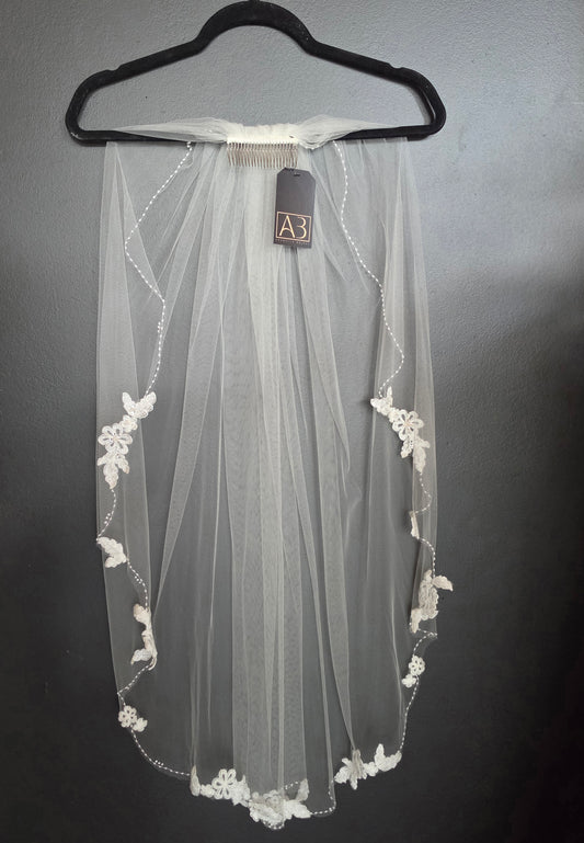 Lace Detail Seed Bead Edge Single Layer Veil