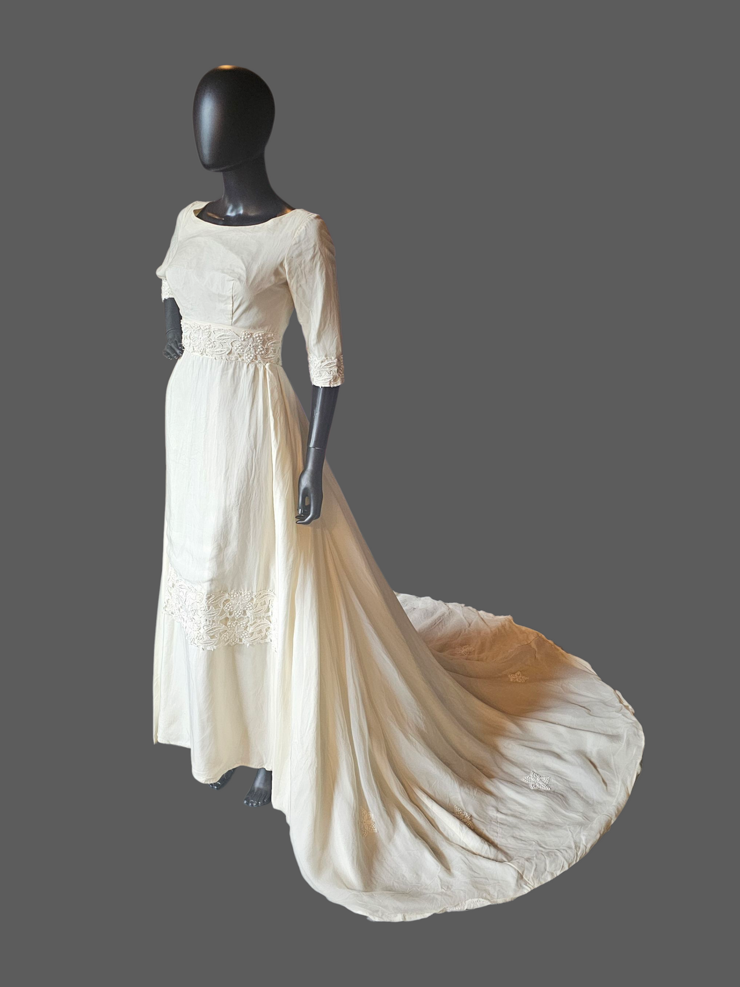 Vintage 60's Straight Cut Bateau Neck 3/4 Sleeve Wedding Gown W/Detachable Train